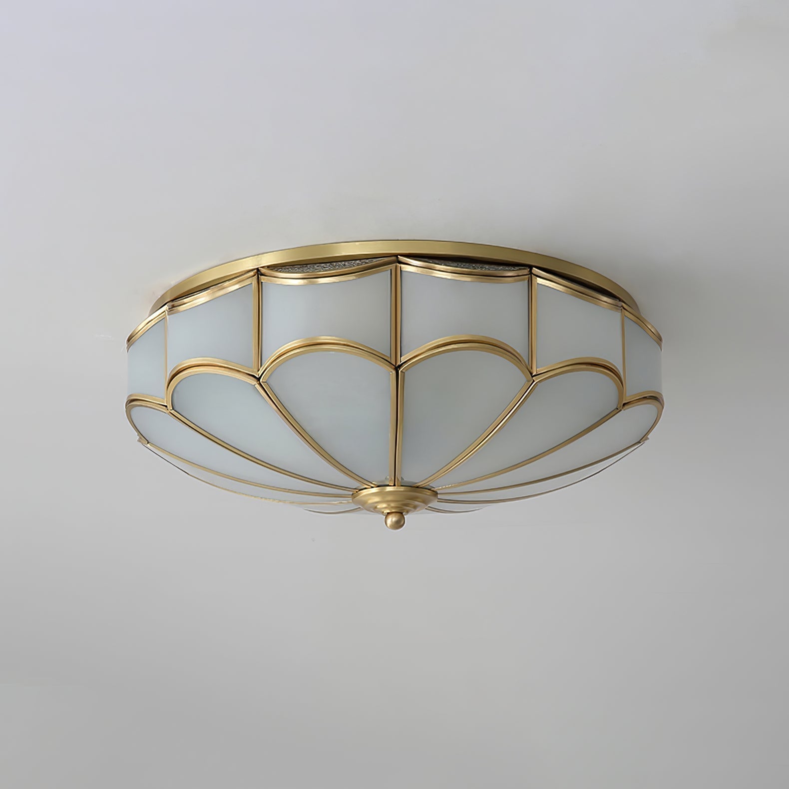 Evmarara Elegance Deckenleuchte aus Messing und Glas-Letslighting