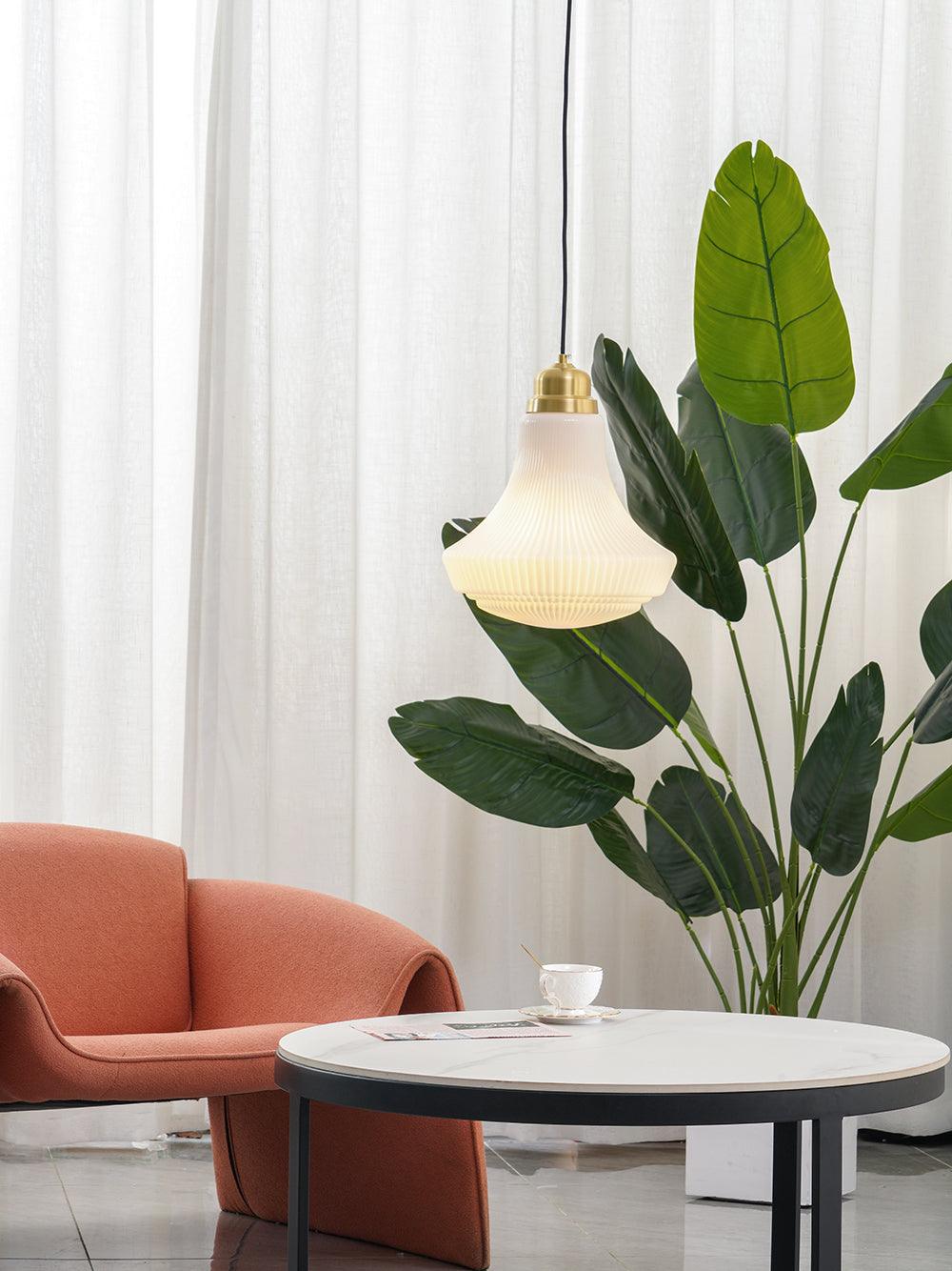 Solara Pendelleuchte Opalglas Rippen Glocke Messing Vintage-Letslighting