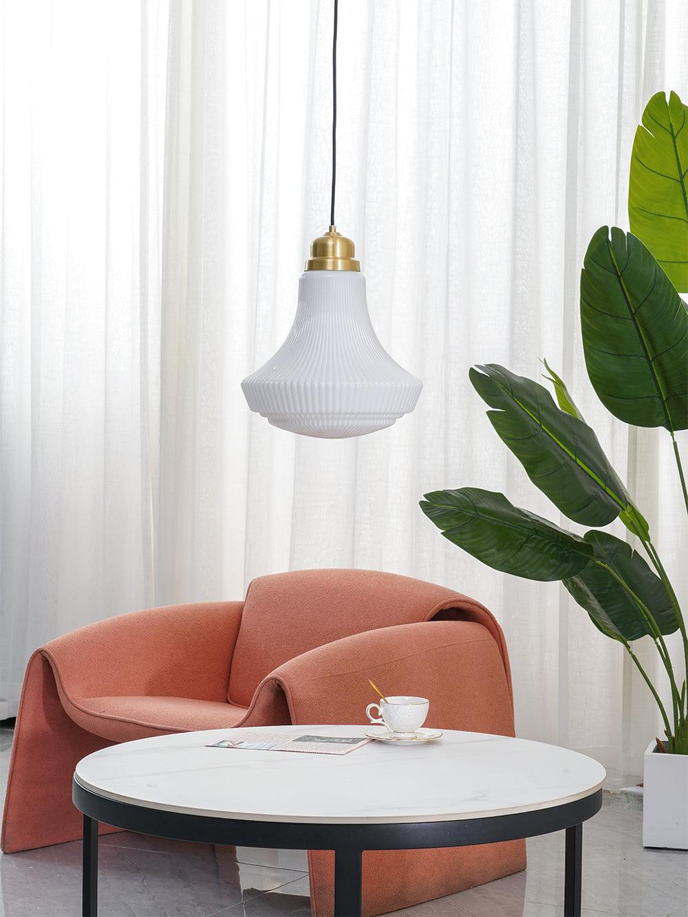 Solara Pendelleuchte Opalglas Rippen Glocke Messing Vintage-Letslighting