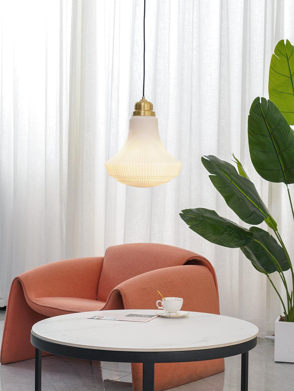 Solara Pendelleuchte Opalglas Rippen Glocke Messing Vintage-Letslighting