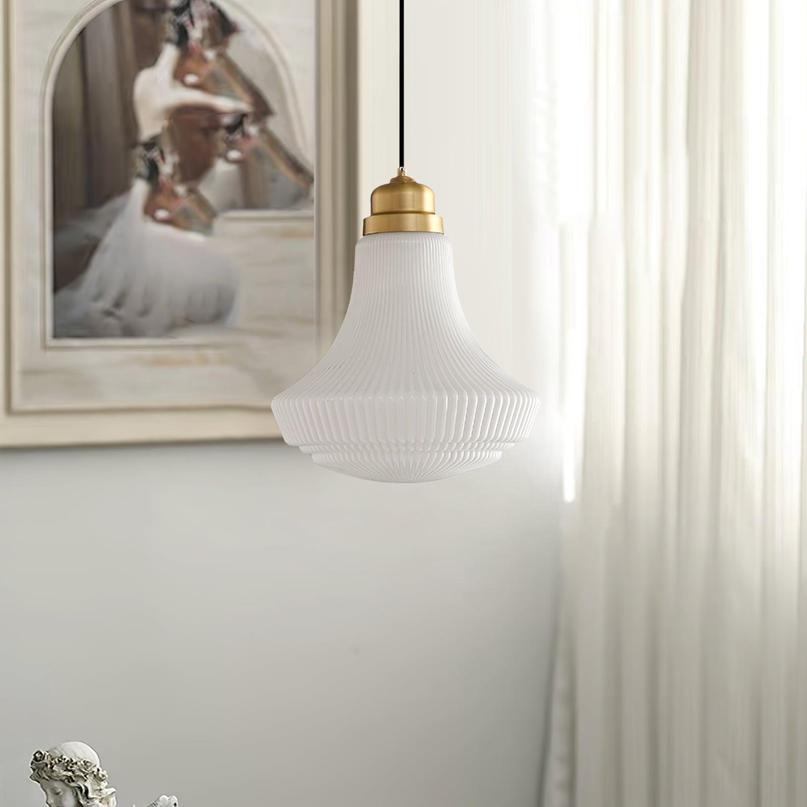 Solara Pendelleuchte Opalglas Rippen Glocke Messing Vintage-Letslighting