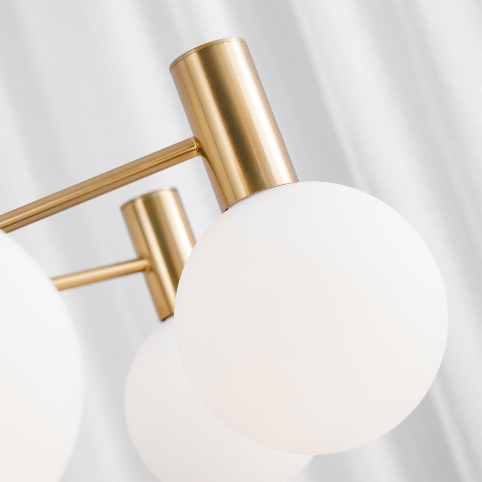 Lustra Kronleuchter Globus Glas Goldrahmen Modern-Letslighting
