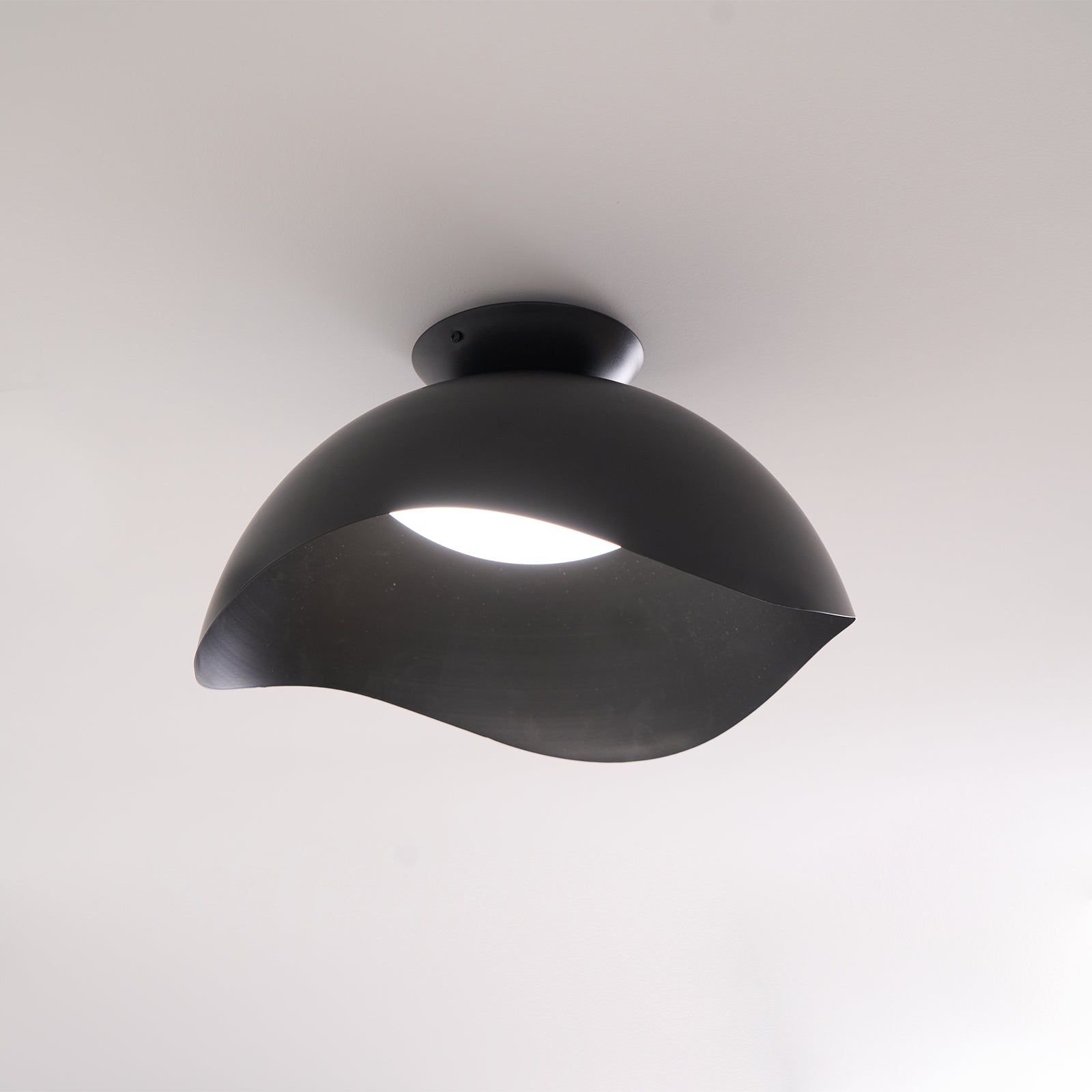 Serene Wave Ceiling Light - Blowlighting