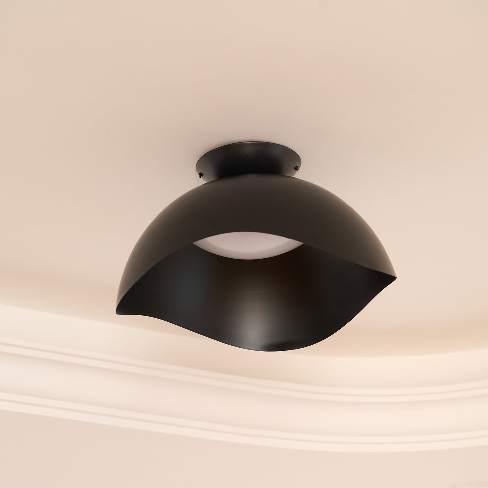 Serene Wave Ceiling Light - Blowlighting