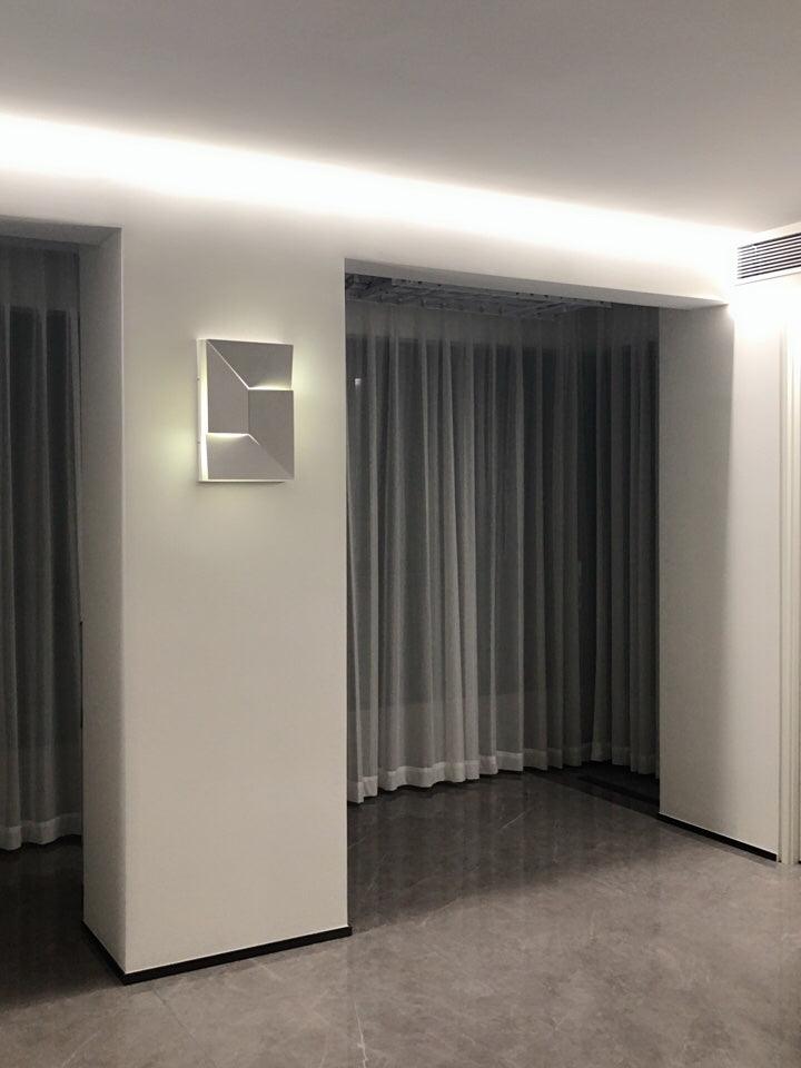 Shadows Grand Sconce - Blowlighting