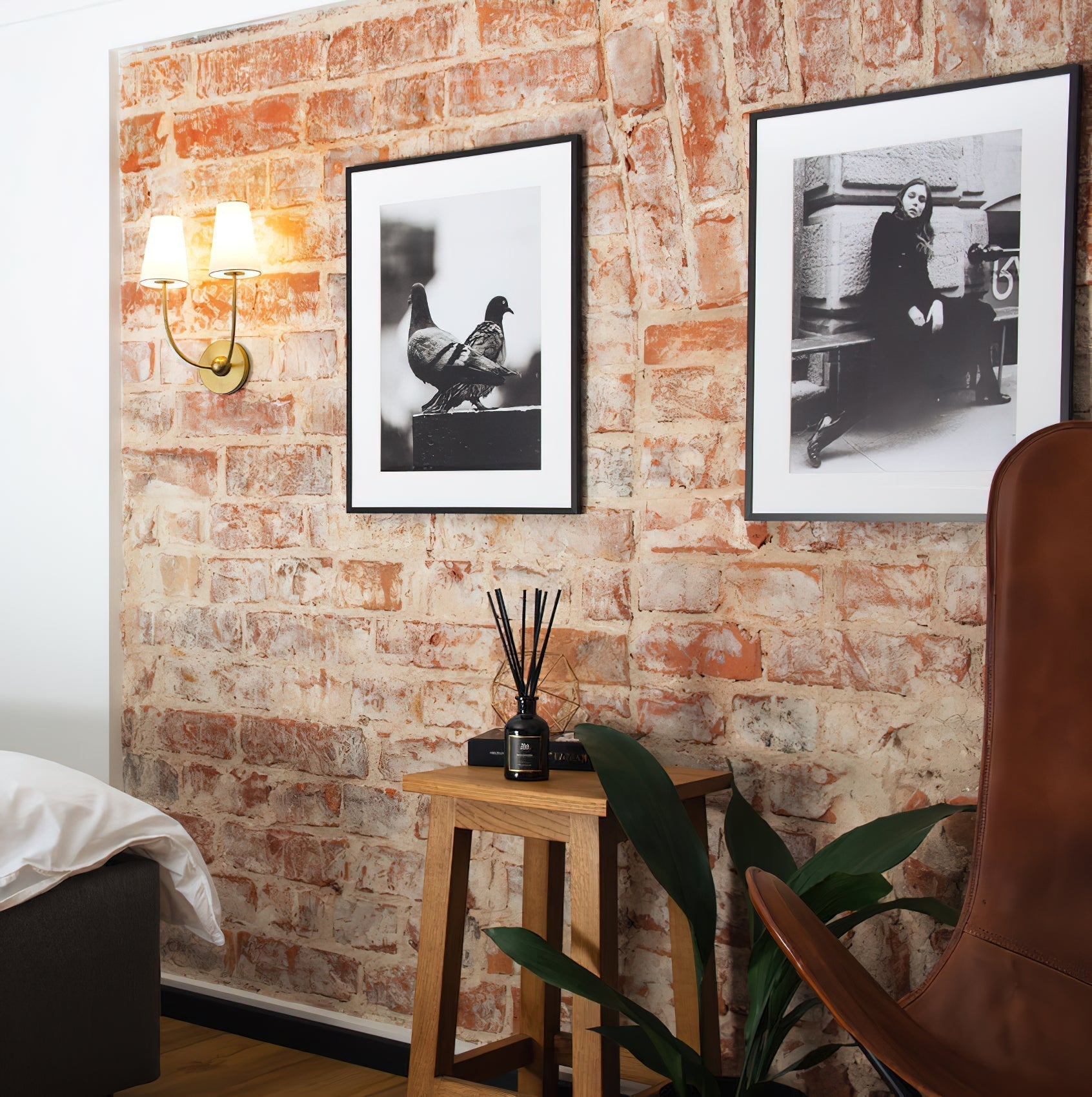 Aldoren Vintage Modern Minimalist Brass Fabric Wall Lamp - Letslighting