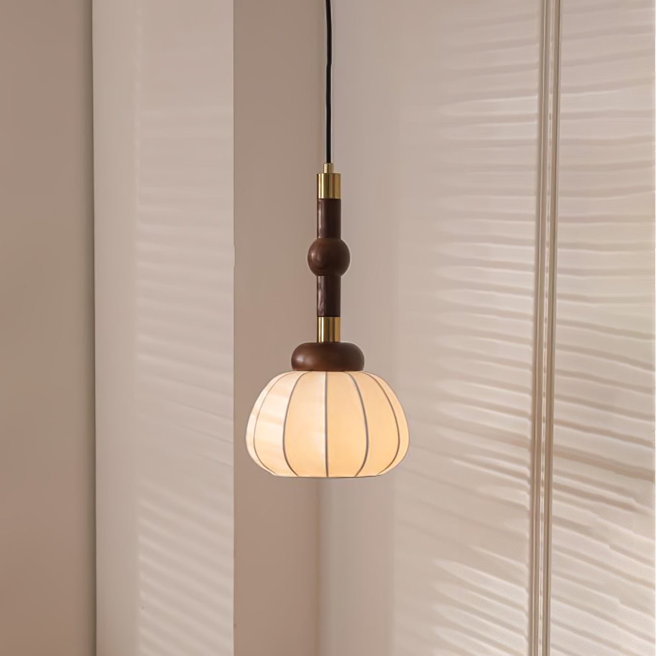 Solari Skandinavische Pendelleuchte aus Seidenholz-Letslighting