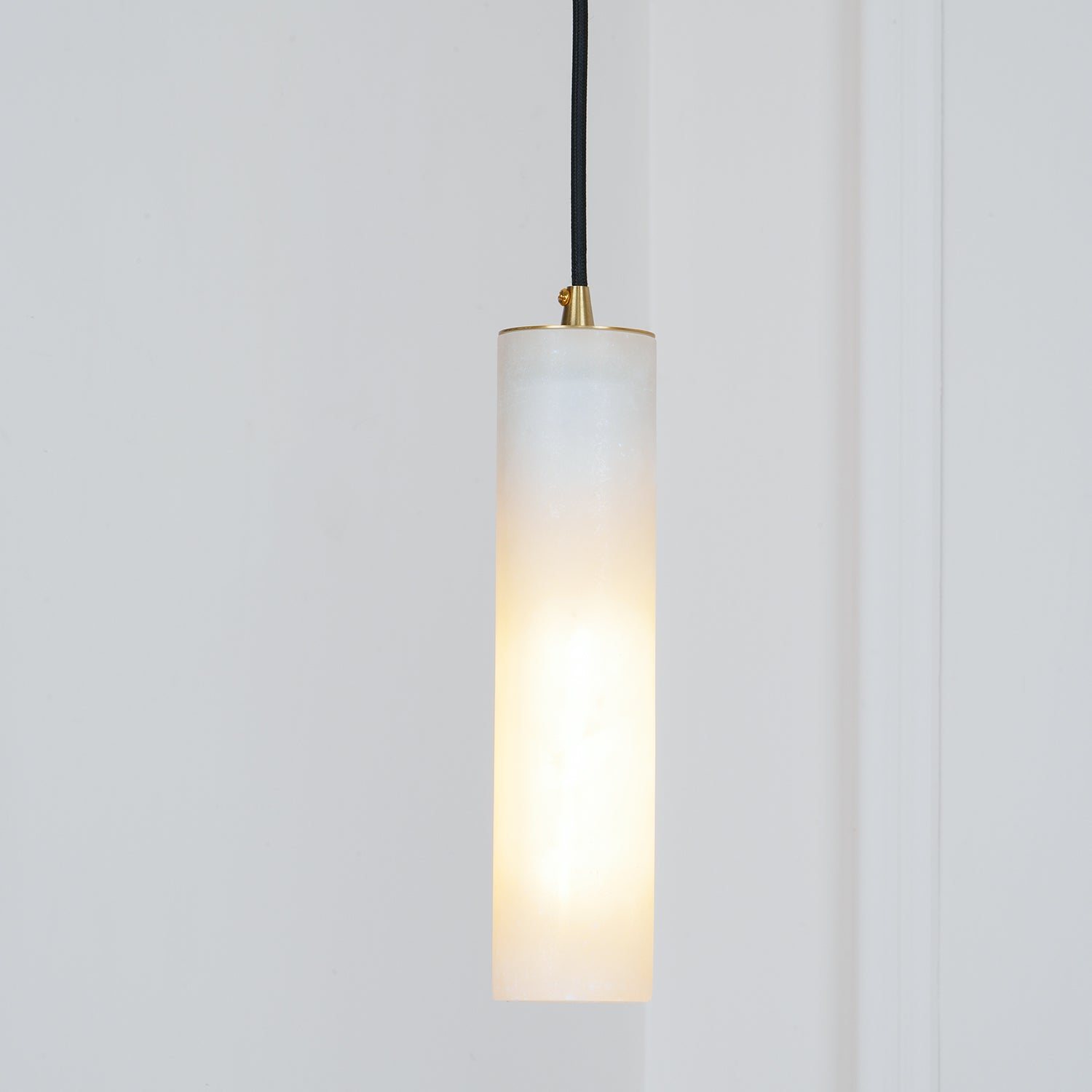 Nyxara Cluster Alabaster Pendant Light Staircase - Neutralighting