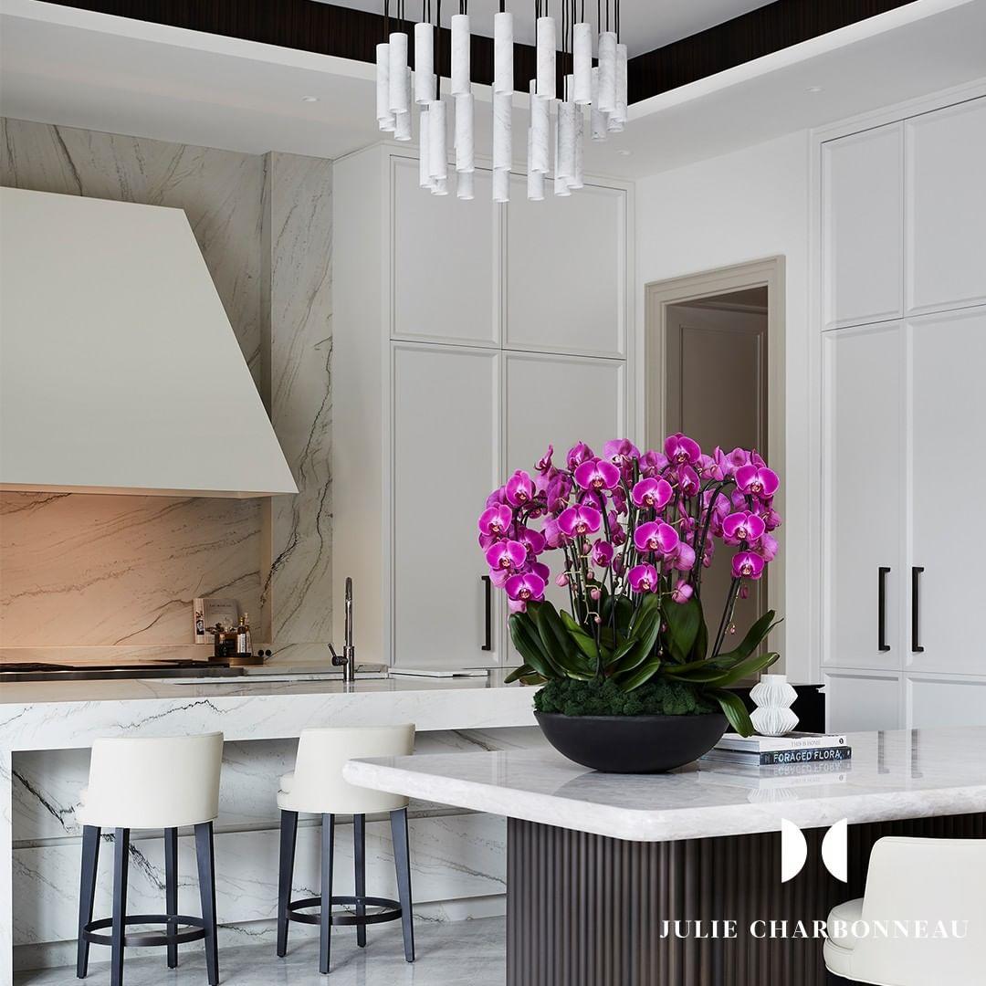 Nyxara Cluster Alabaster Pendant Light Staircase - Neutralighting