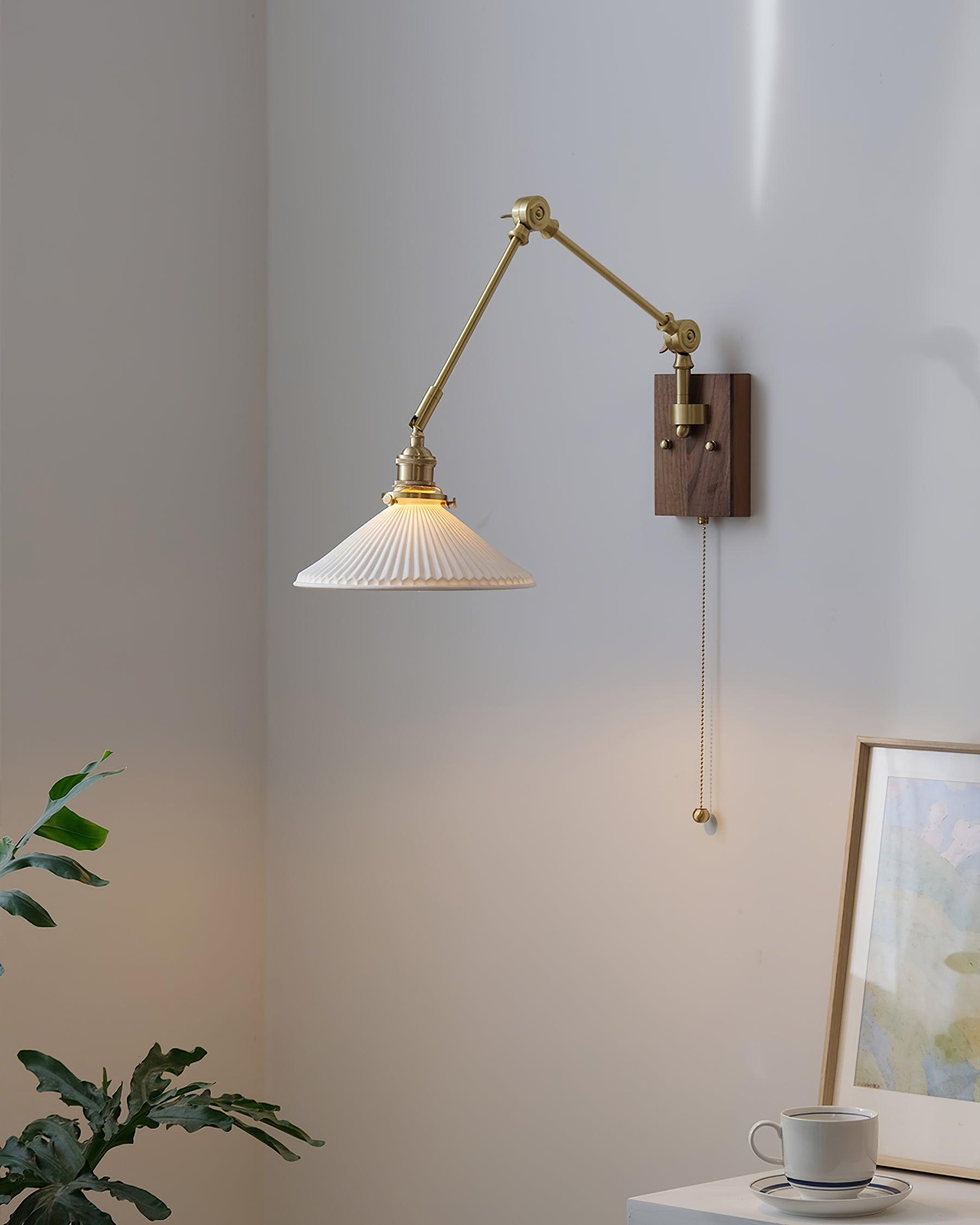 Wandleuchte Verstellbar Arm Gefeilt Schirm Walnuss Basis Vintage Task-Letslighting