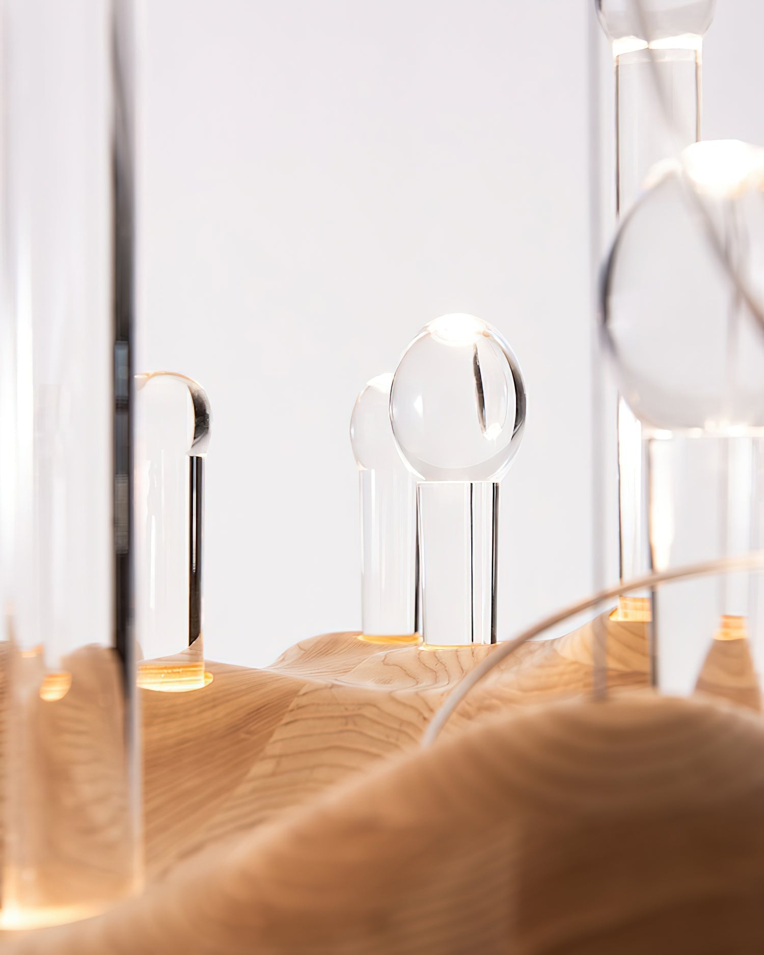 Umare Wunderliche Pendelleuchte aus Eichenglas-Letslighting