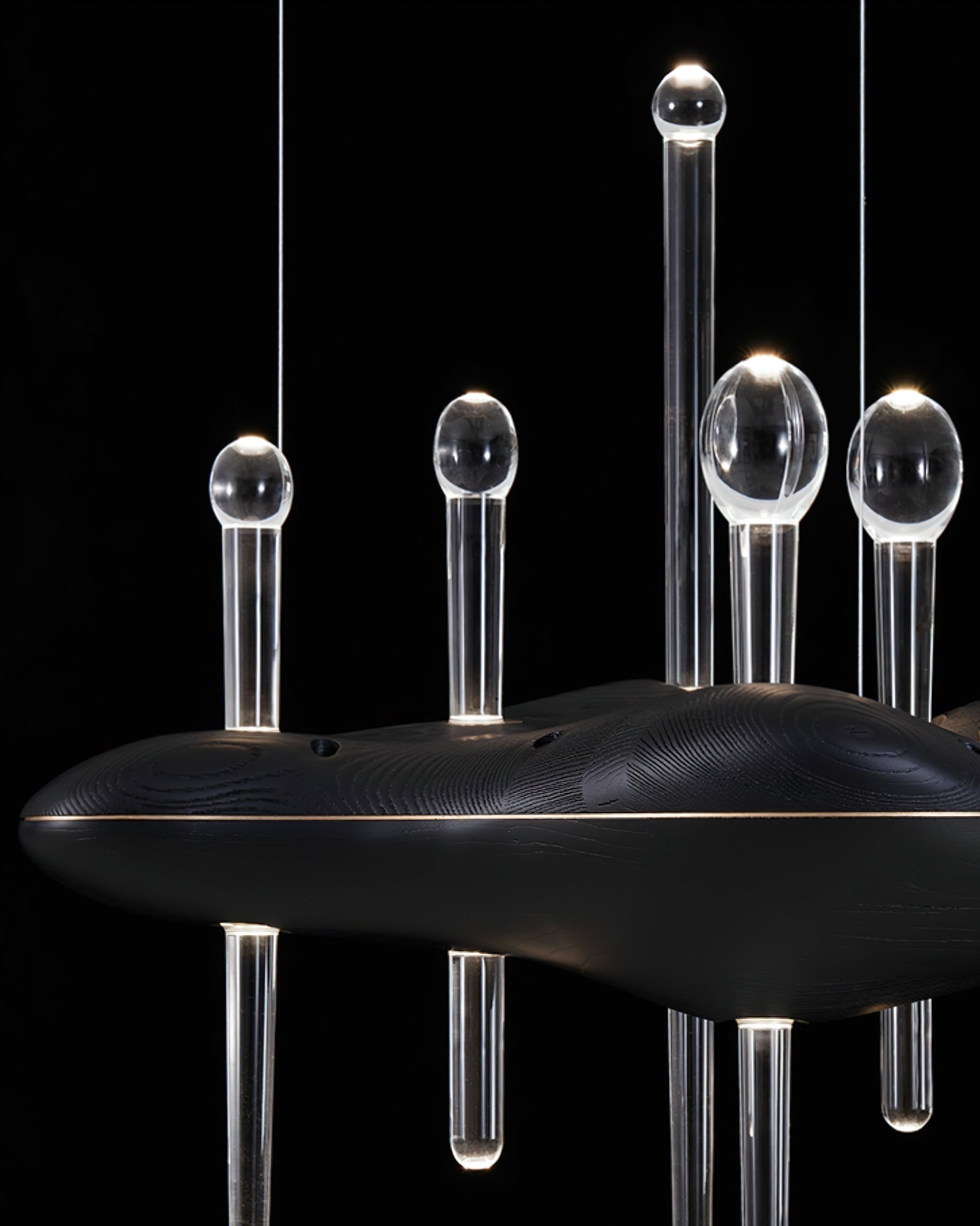 Umare Wunderliche Pendelleuchte aus Eichenglas-Letslighting