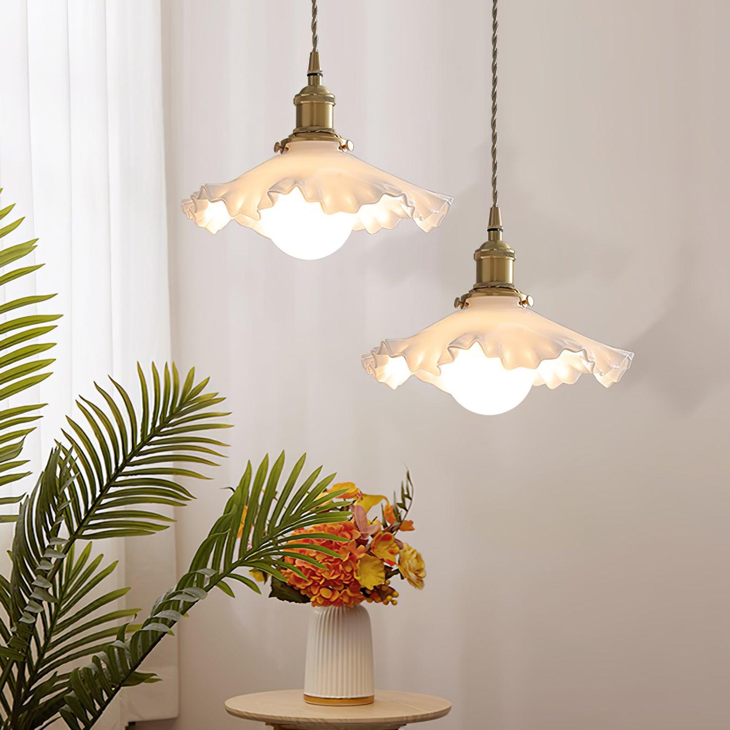 Small Floral Pendant Lamp - Blowlighting