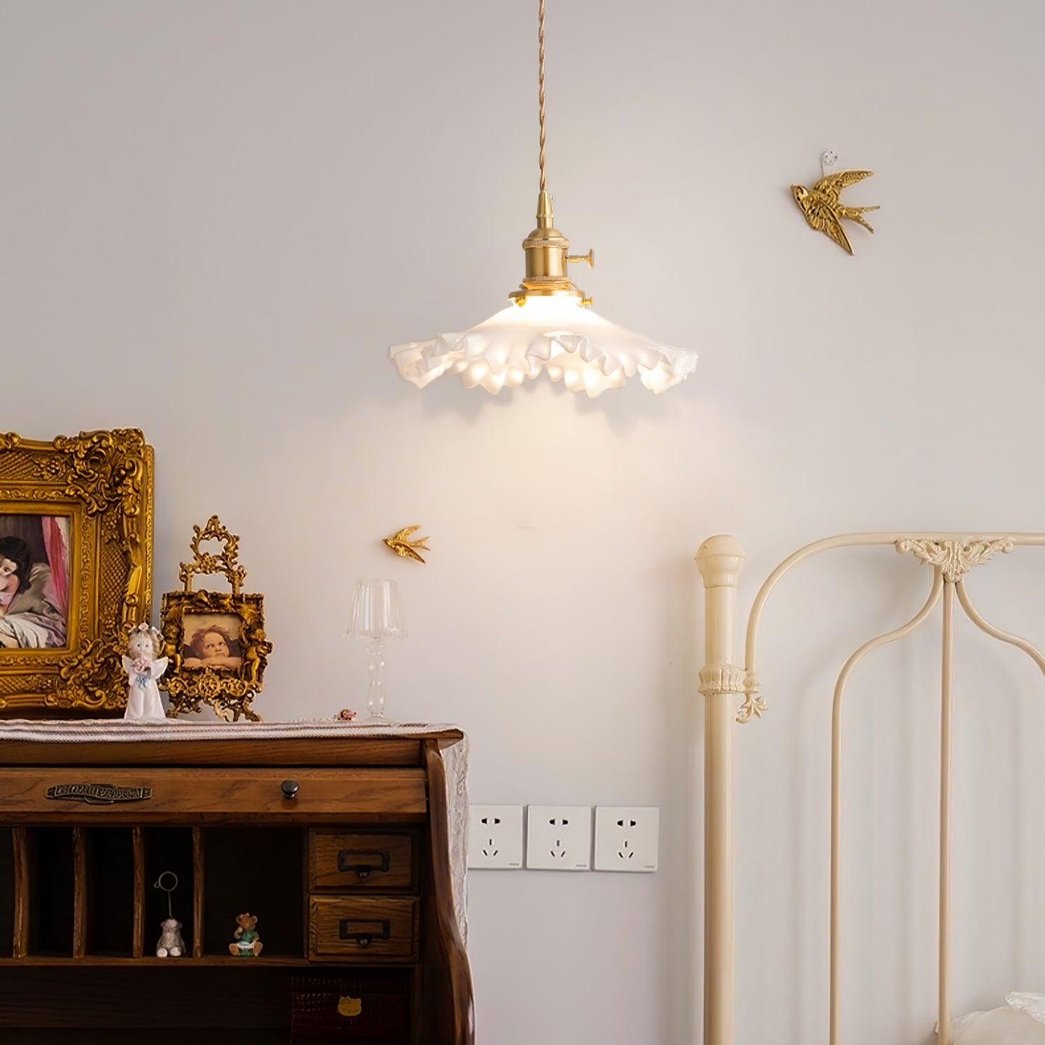 Small Floral Pendant Lamp - Blowlighting