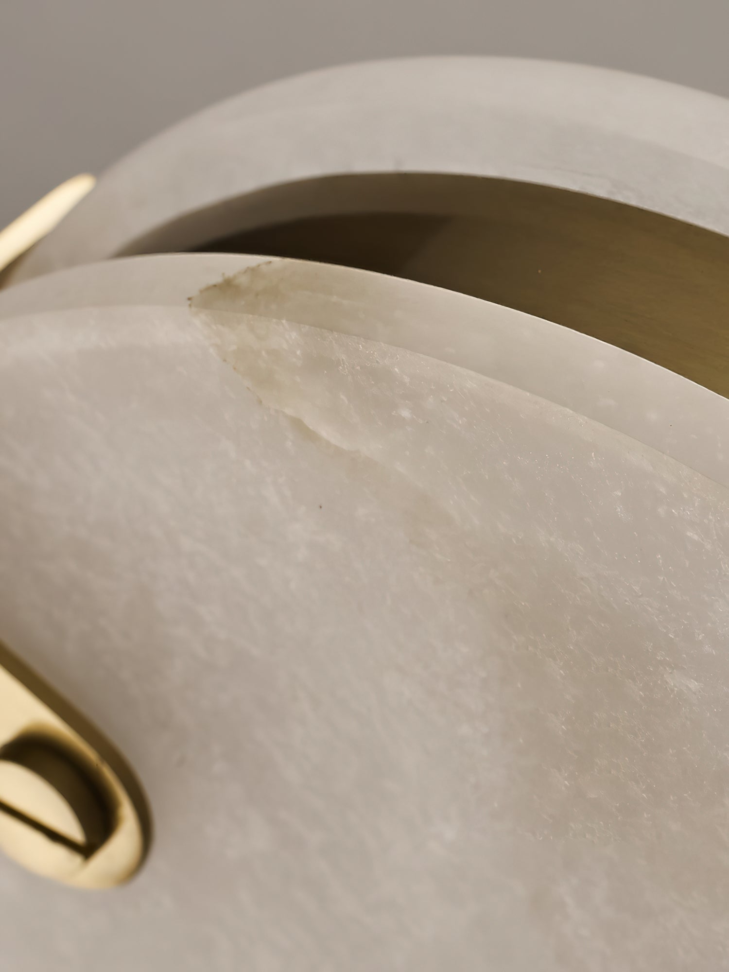 Utalionis Modern Minimalist Brass Alabaster Pendant Light - Letslighting