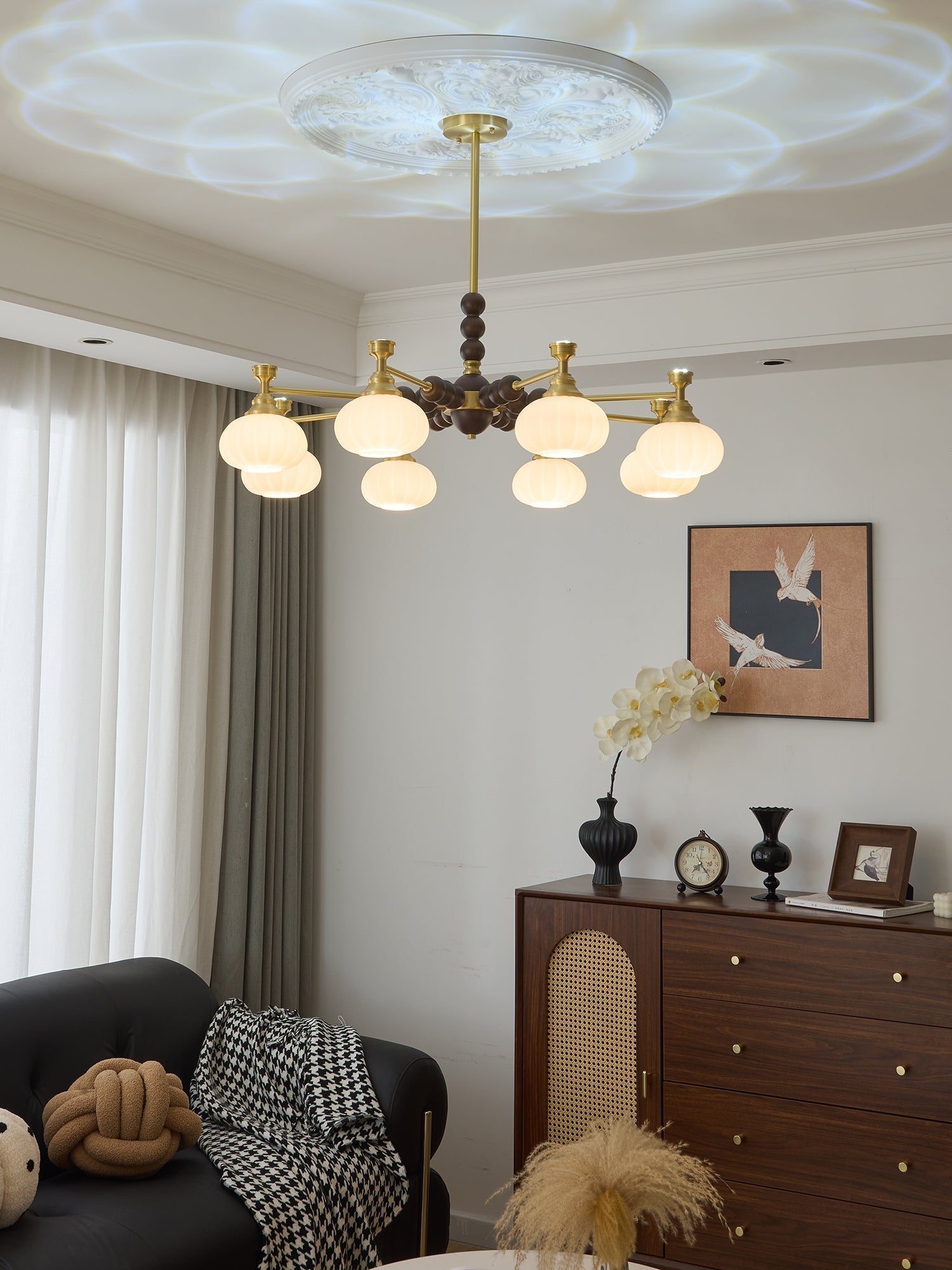 Avdorira Eleganter Vintage-Kronleuchter aus Messing und Holz-Letslighting