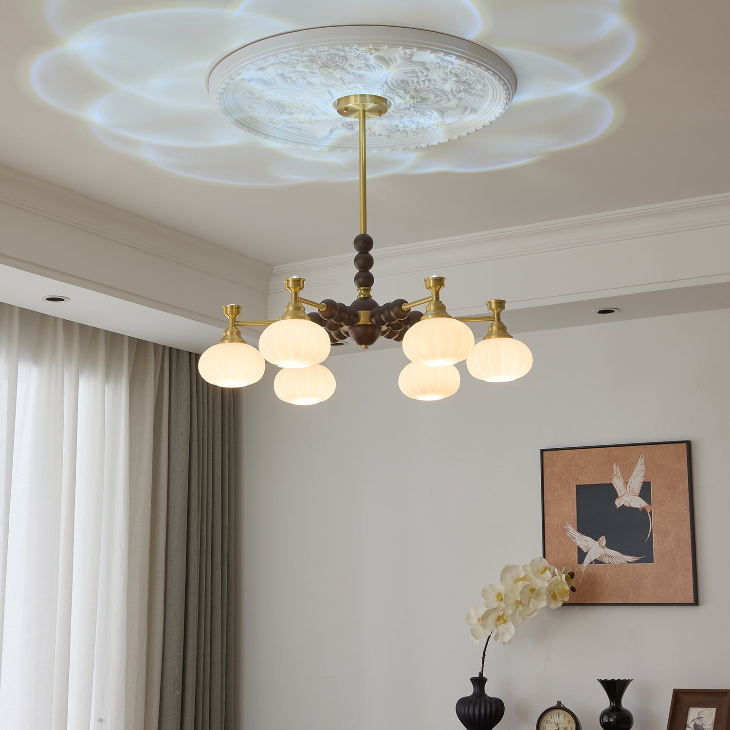 Avdorira Eleganter Vintage-Kronleuchter aus Messing und Holz-Letslighting
