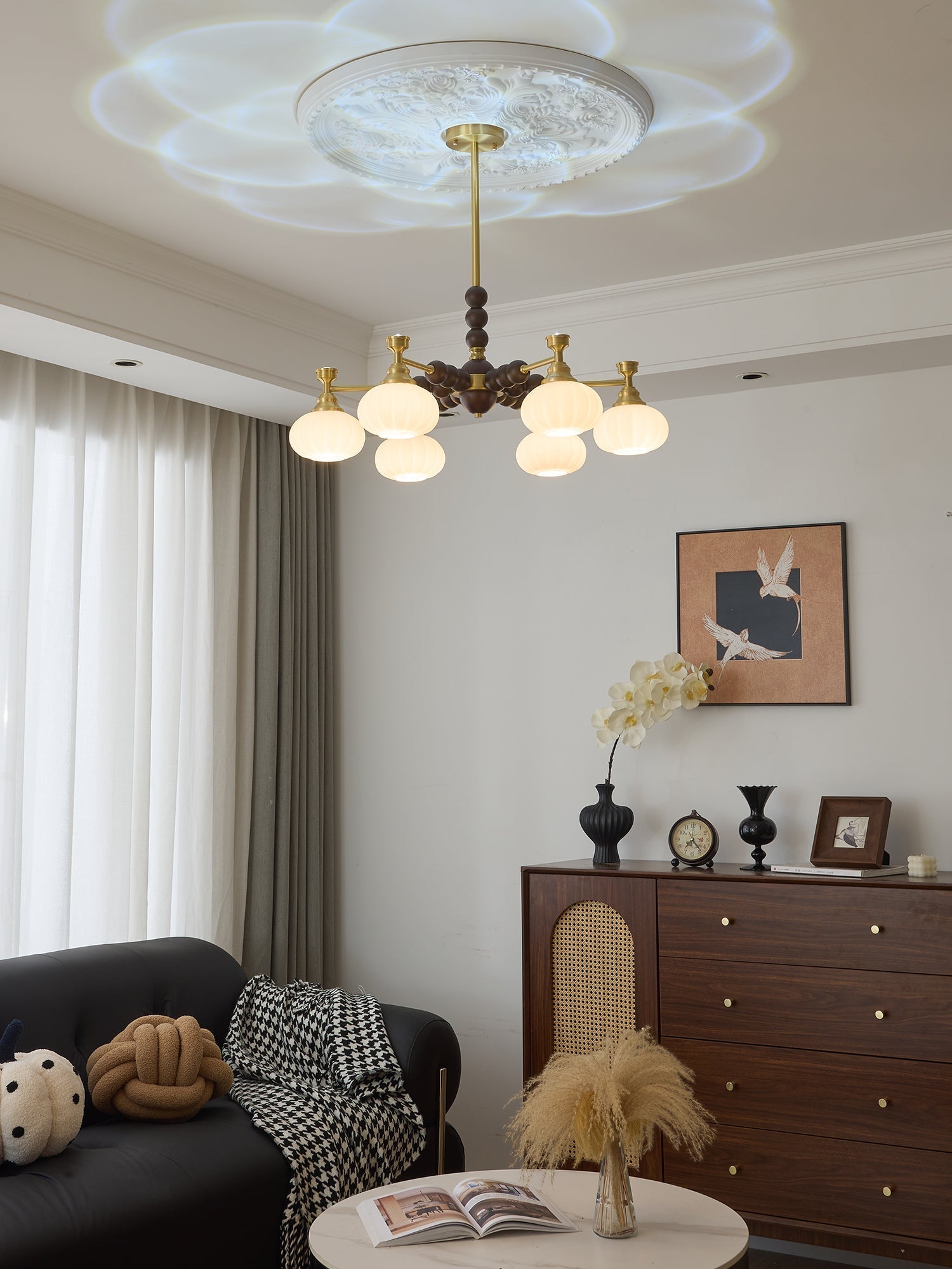 Avdorira Eleganter Vintage-Kronleuchter aus Messing und Holz-Letslighting
