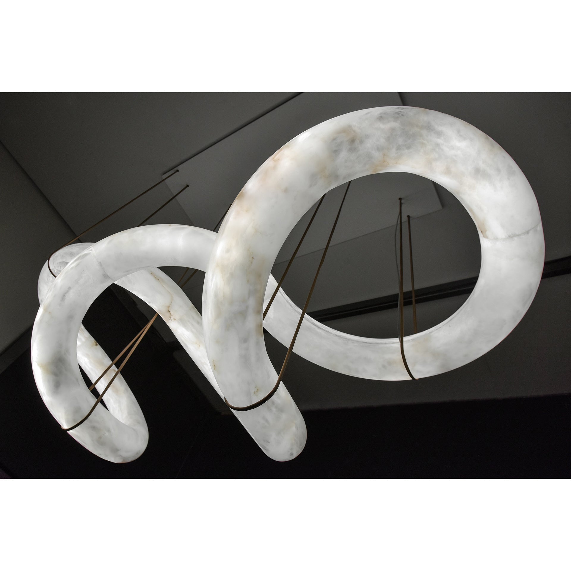 Utalyra Curved Alabaster Pendant Light - Neutralighting