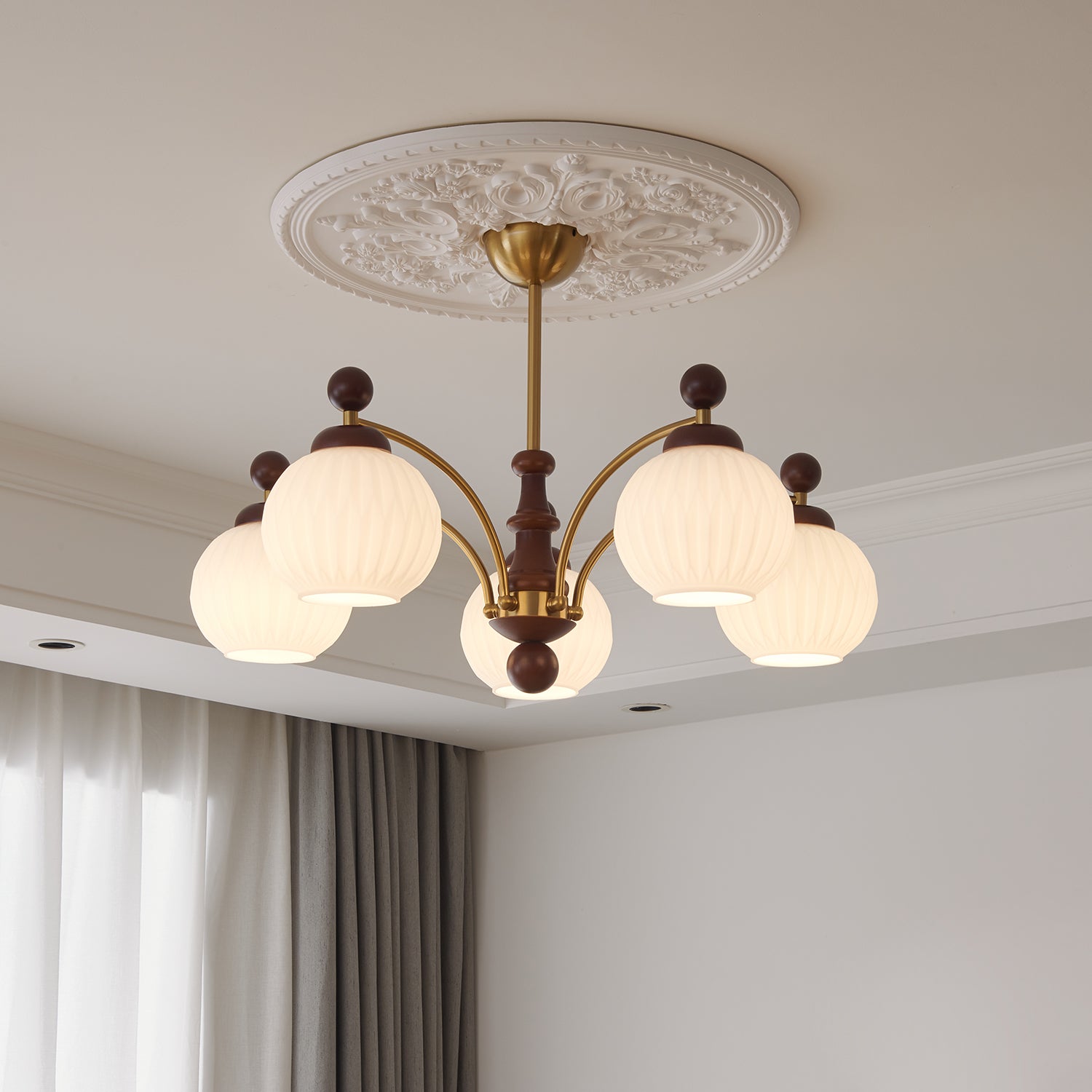 Vedoror Traditioneller Klassischer Kugel Holz Glas Kronleuchter-Letslighting
