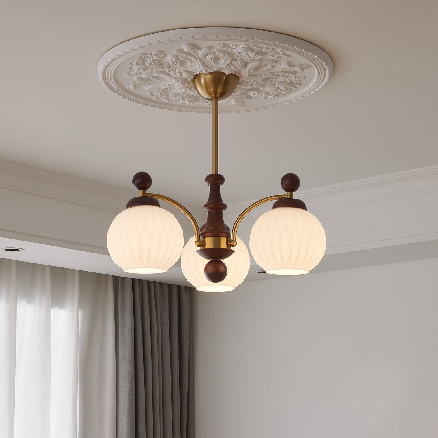 Vedoror Traditioneller Klassischer Kugel Holz Glas Kronleuchter-Letslighting