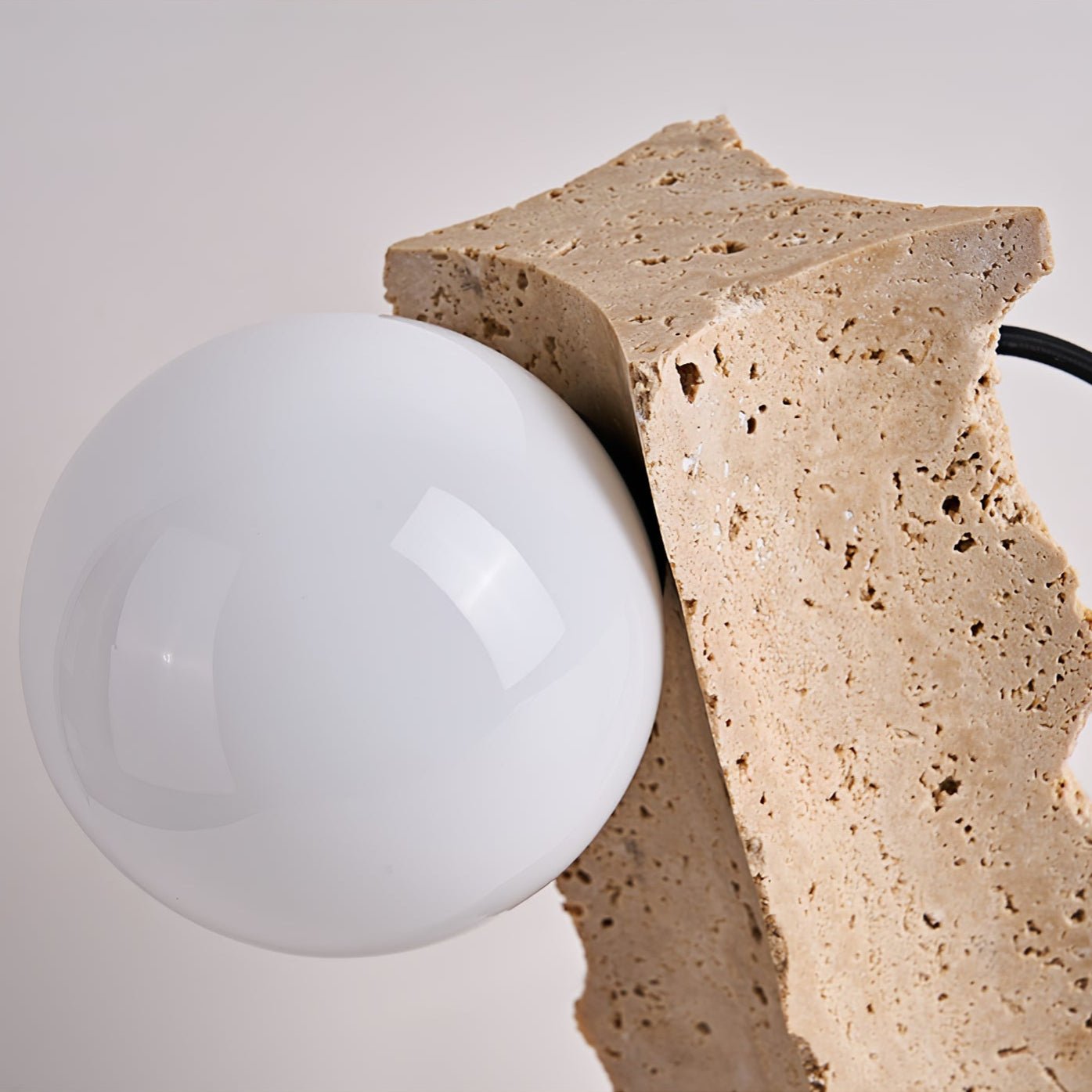 Vyrnora Travertin-Platten-Tischlampe-Letslighting
