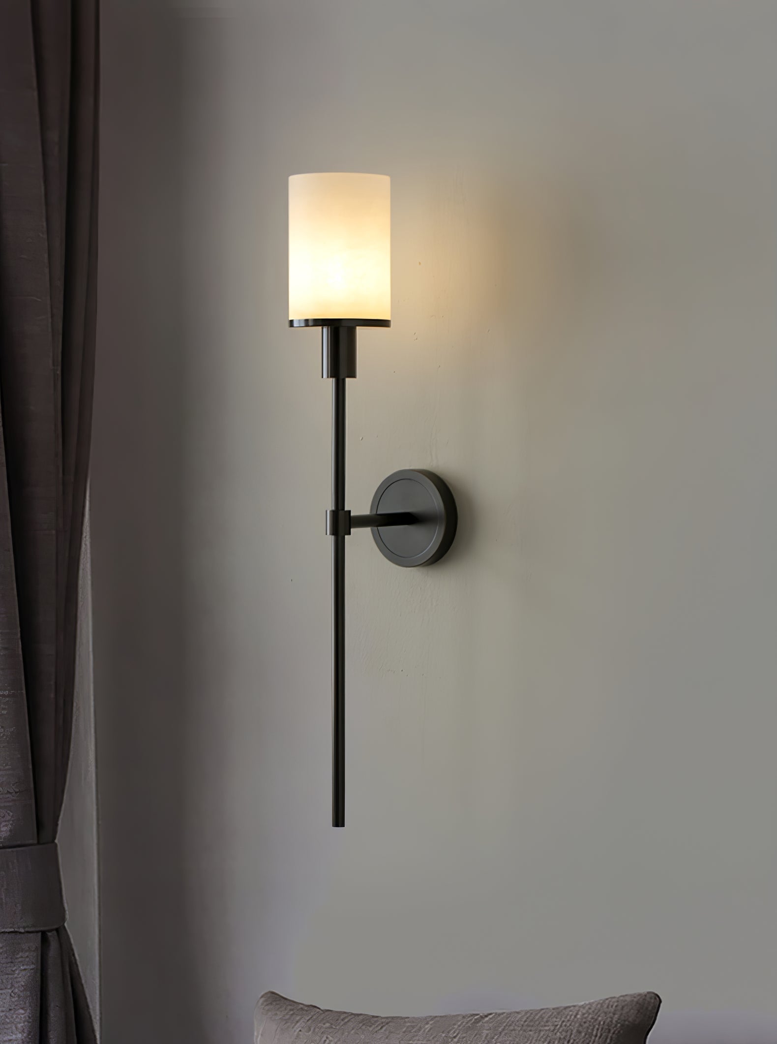 Tracie Classic Sconce - Blowlighting