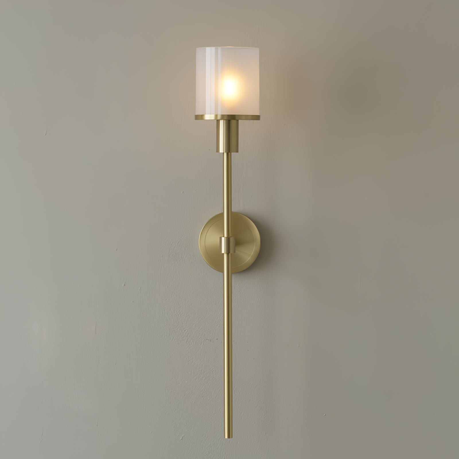 Tracie Classic Sconce - Blowlighting