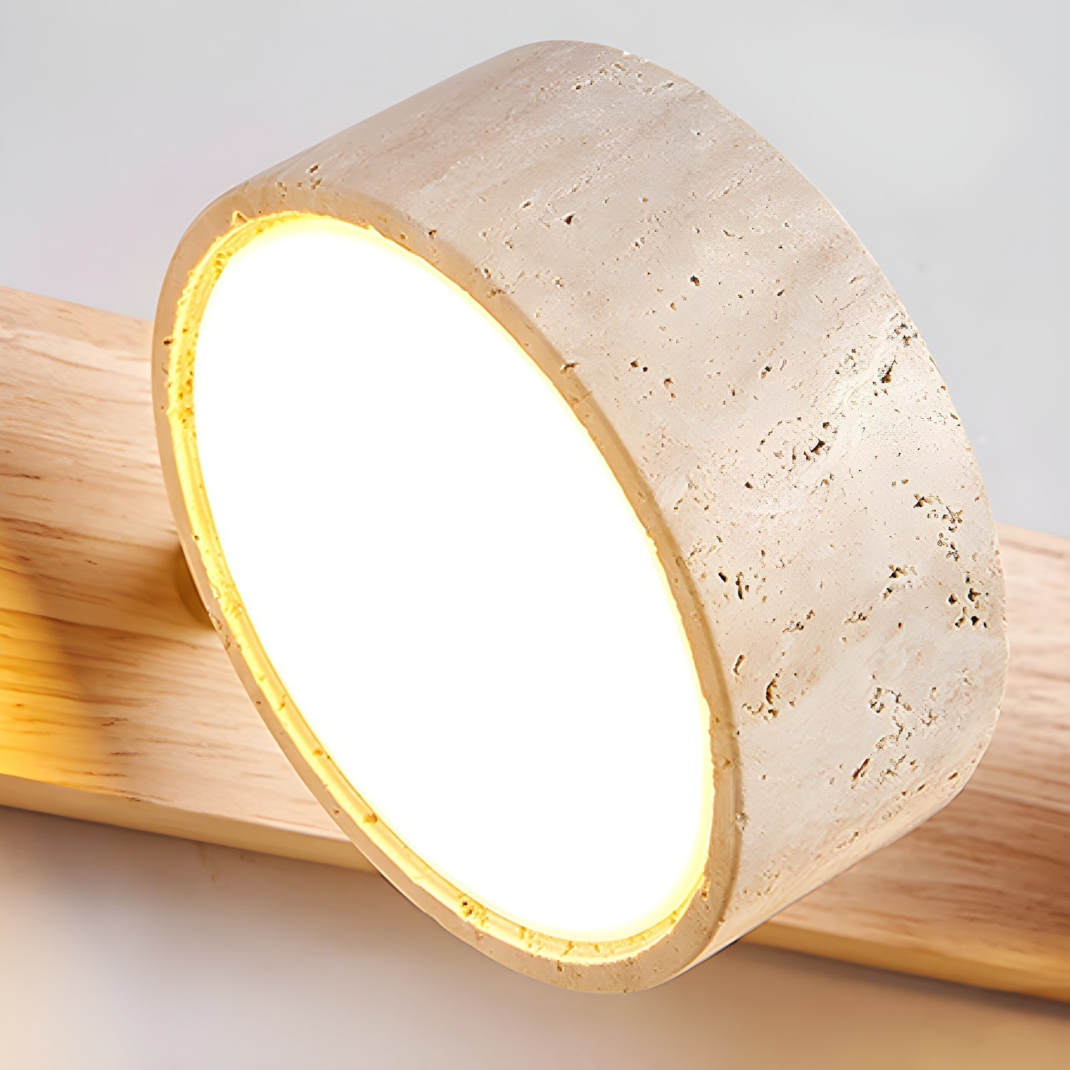 Tuelo Neutrale Innenwandleuchte aus Travertin