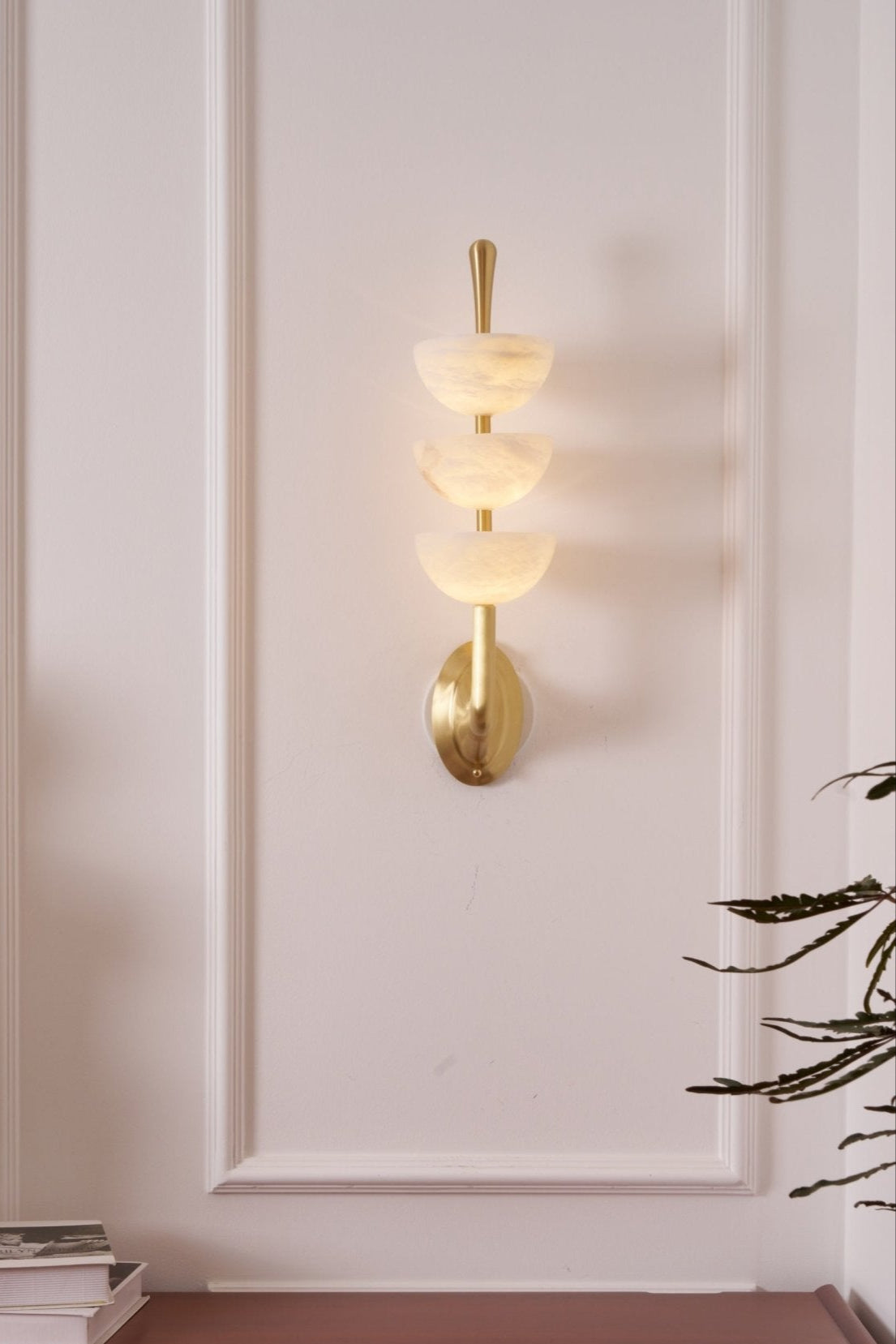 Ulmiraris Alabaster Wall Light - Neutralighting