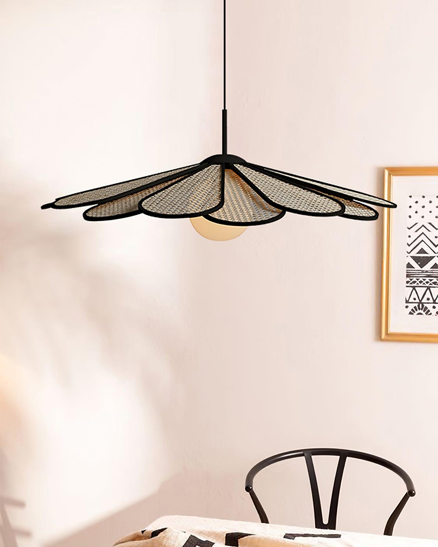 Pendelleuchte Rattan Blütenblatt Metallrahmen-Letslighting