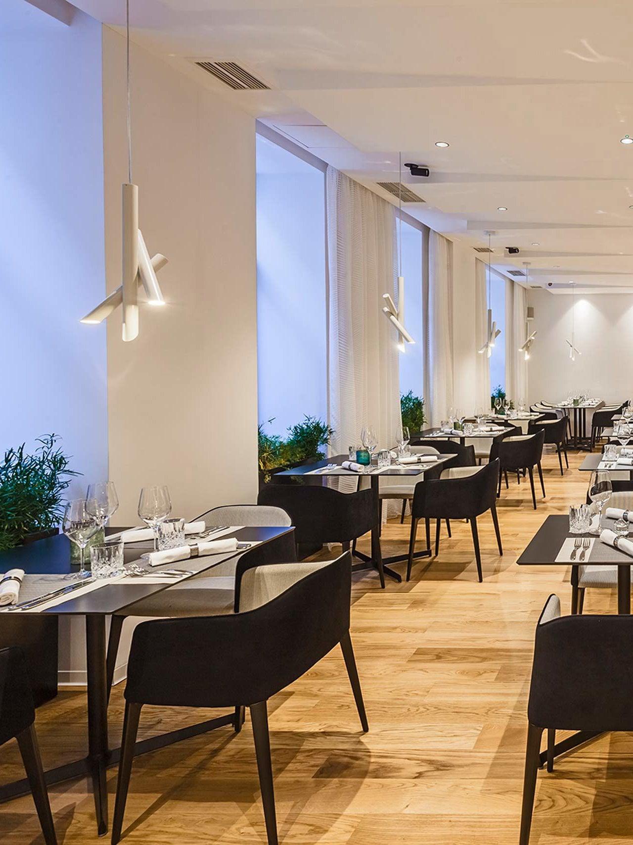 Solara Aluminium Minimalistische Röhrenpendelleuchte-Letslighting