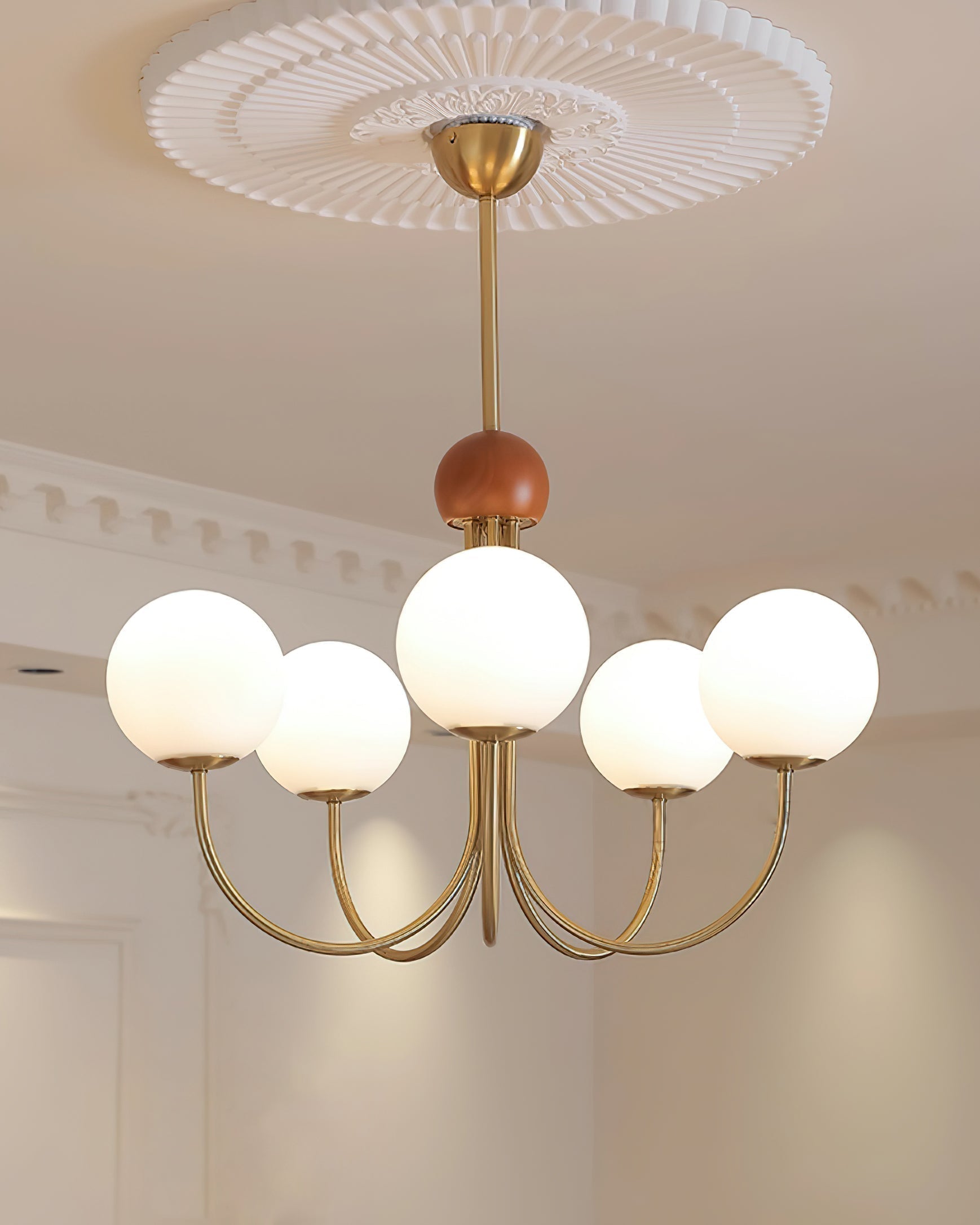 Candil Moderner Messing- und Glaskugel-Kronleuchter-Letslighting
