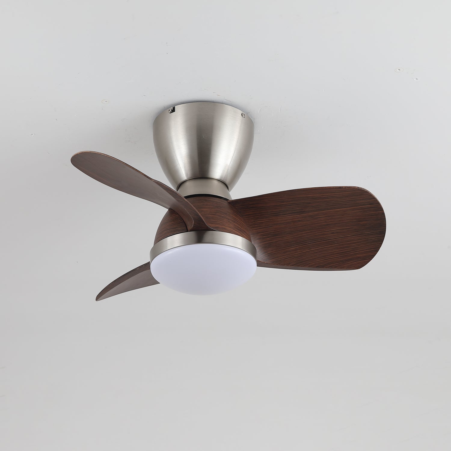 Elora Deckenventilatorleuchte mit sich bewegenden Ventilatorflügeln