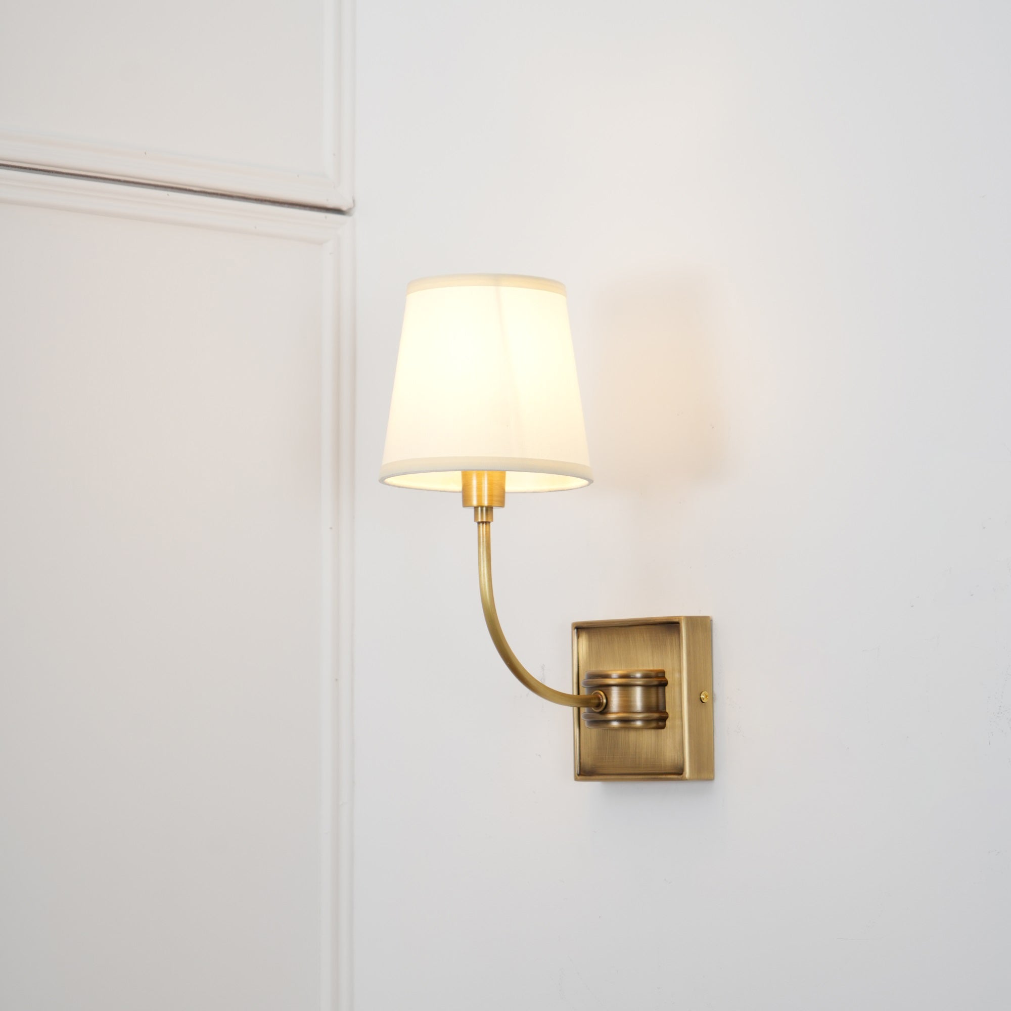 Olvaror Industrielle Vintage-Wandleuchte aus Stoff-Letslighting