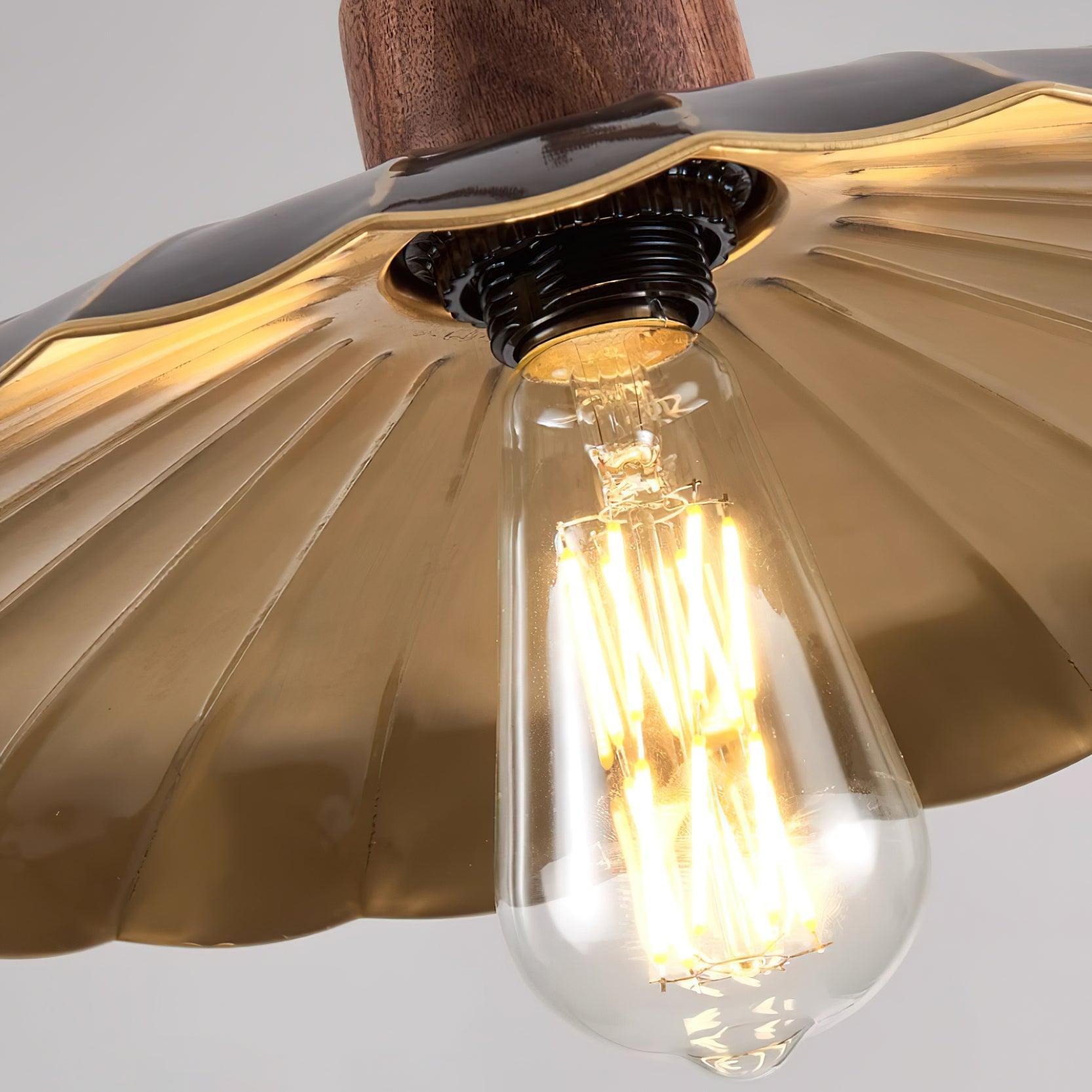 Pendelleuchte Gesäumter Messingschirm Vintage-Letslighting