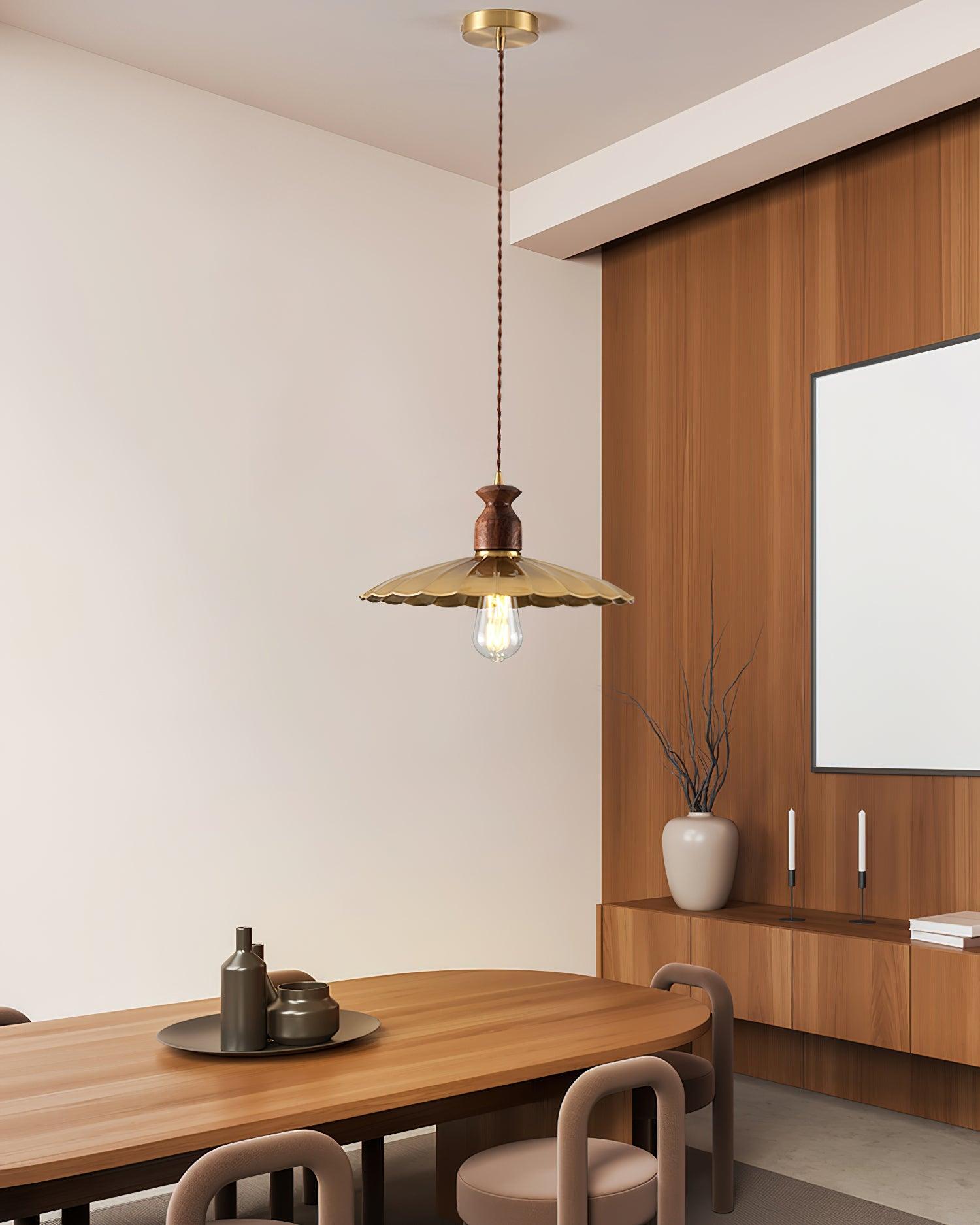 Pendelleuchte Gesäumter Messingschirm Vintage-Letslighting