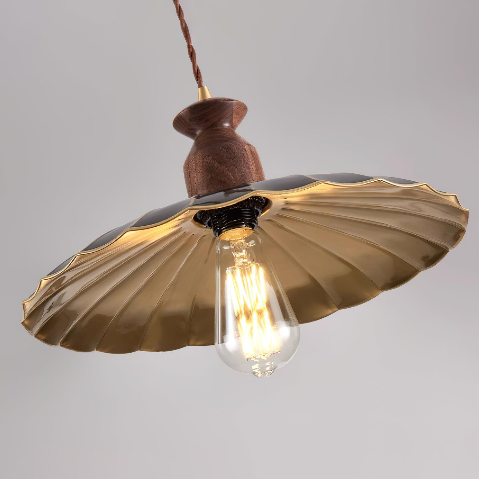 Pendelleuchte Gesäumter Messingschirm Vintage-Letslighting