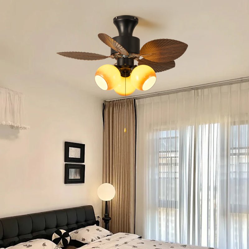 Seitenprofil der Gulliver Vintage Blatt Deckenventilatorleuchte