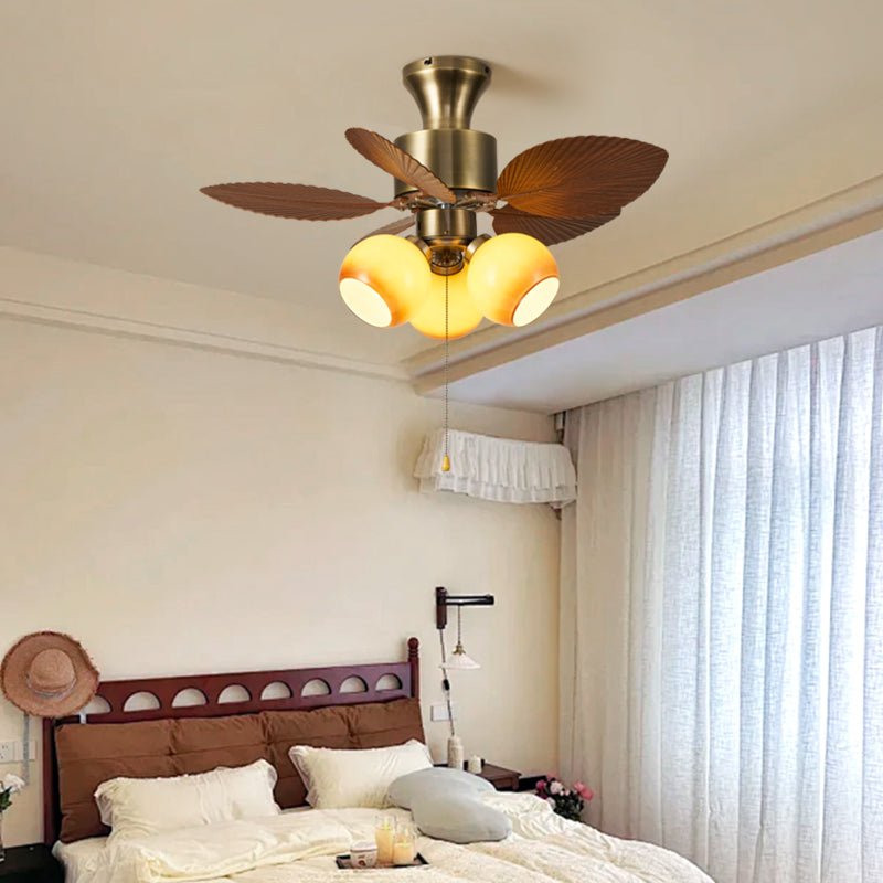 Gulliver Vintage Blatt Deckenventilatorleuchte in einem modernen Wohnzimmerambiente