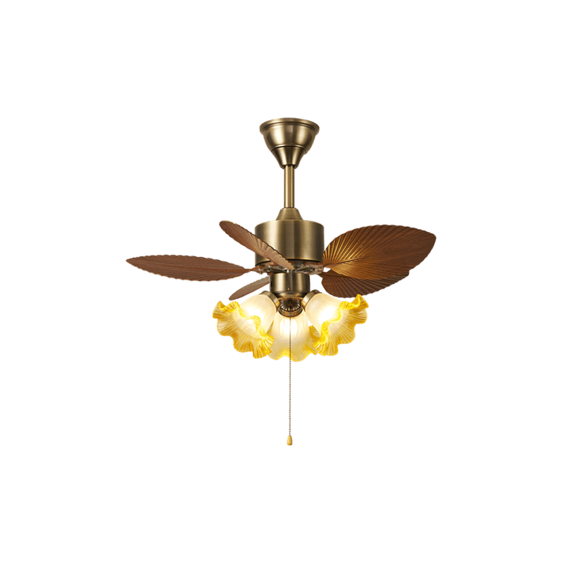 Gulliver Vintage Blatt Deckenventilatorleuchte mit eingeschaltetem Licht, zeigt Ambiente
