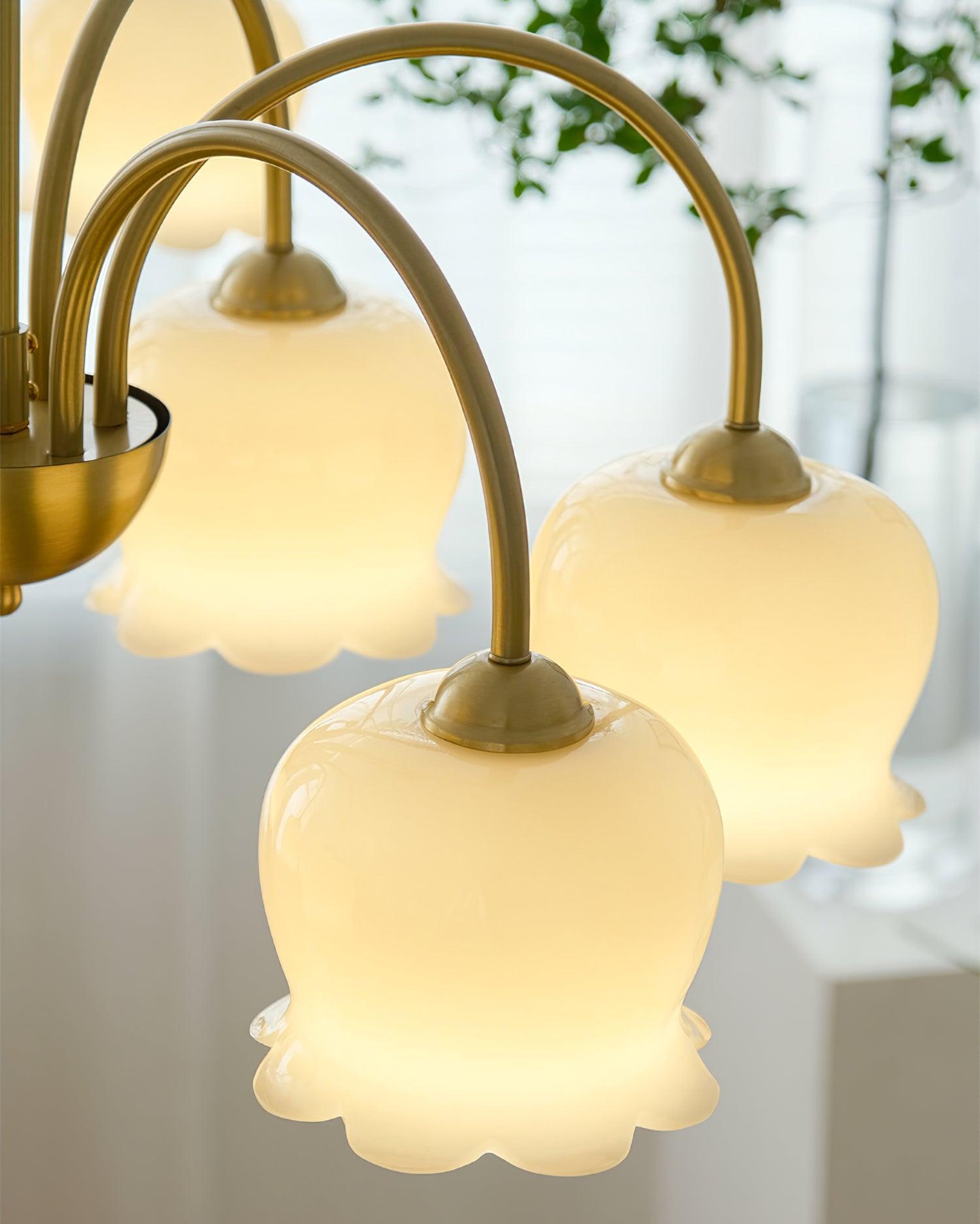 Fionel Vintage Kronleuchter mit Blütenblatt-Glas-Letslighting