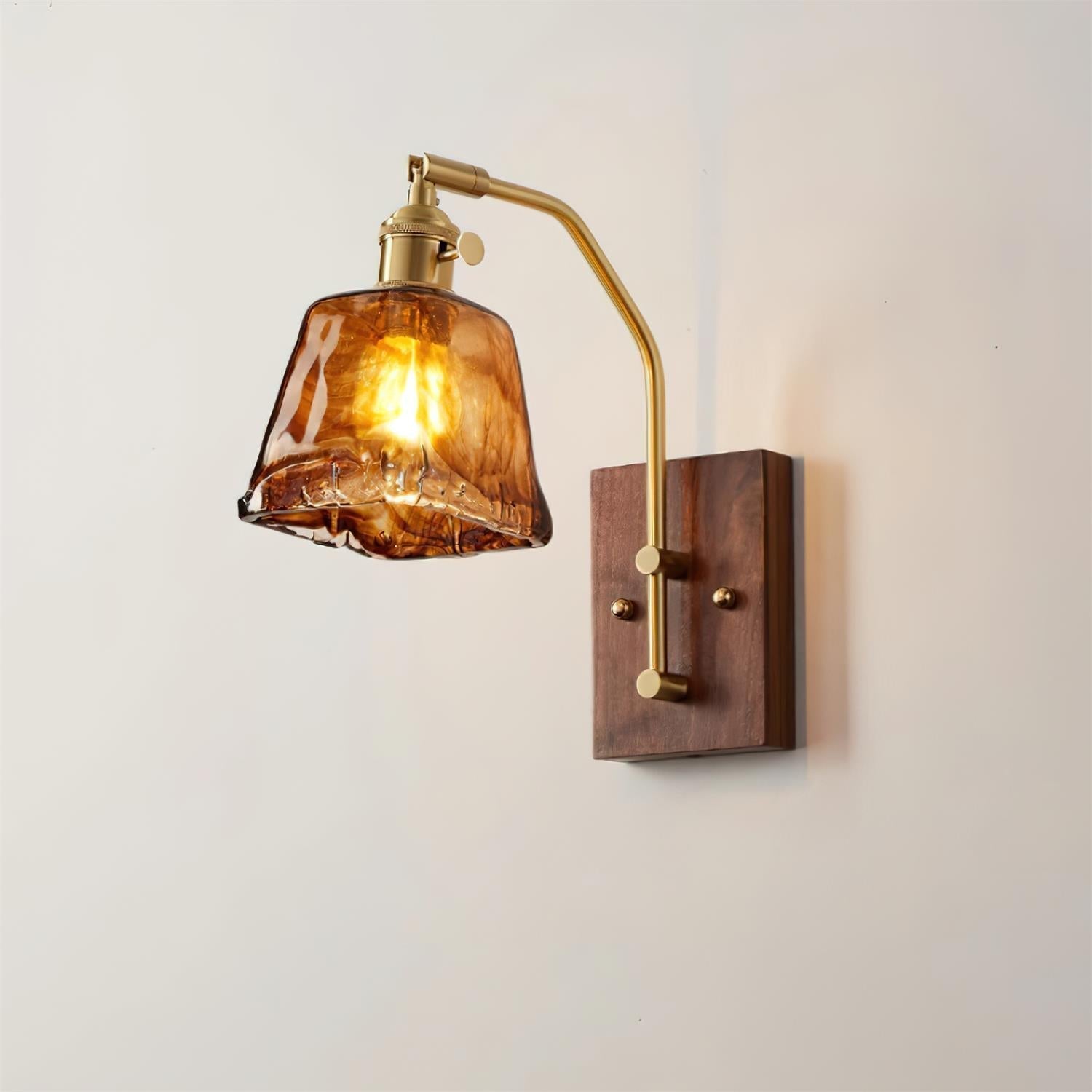 Royal Vintage Wandleuchte aus Messing und Glas-Letslighting