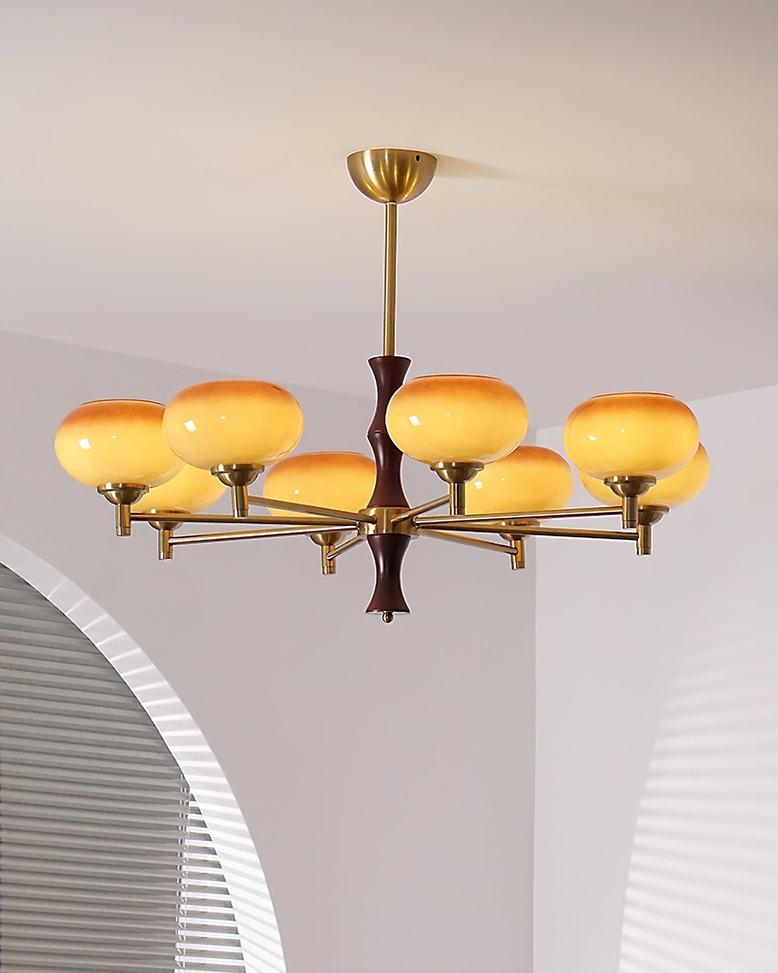 Logan Vintage Kronleuchter aus Glas und Holz-Letslighting