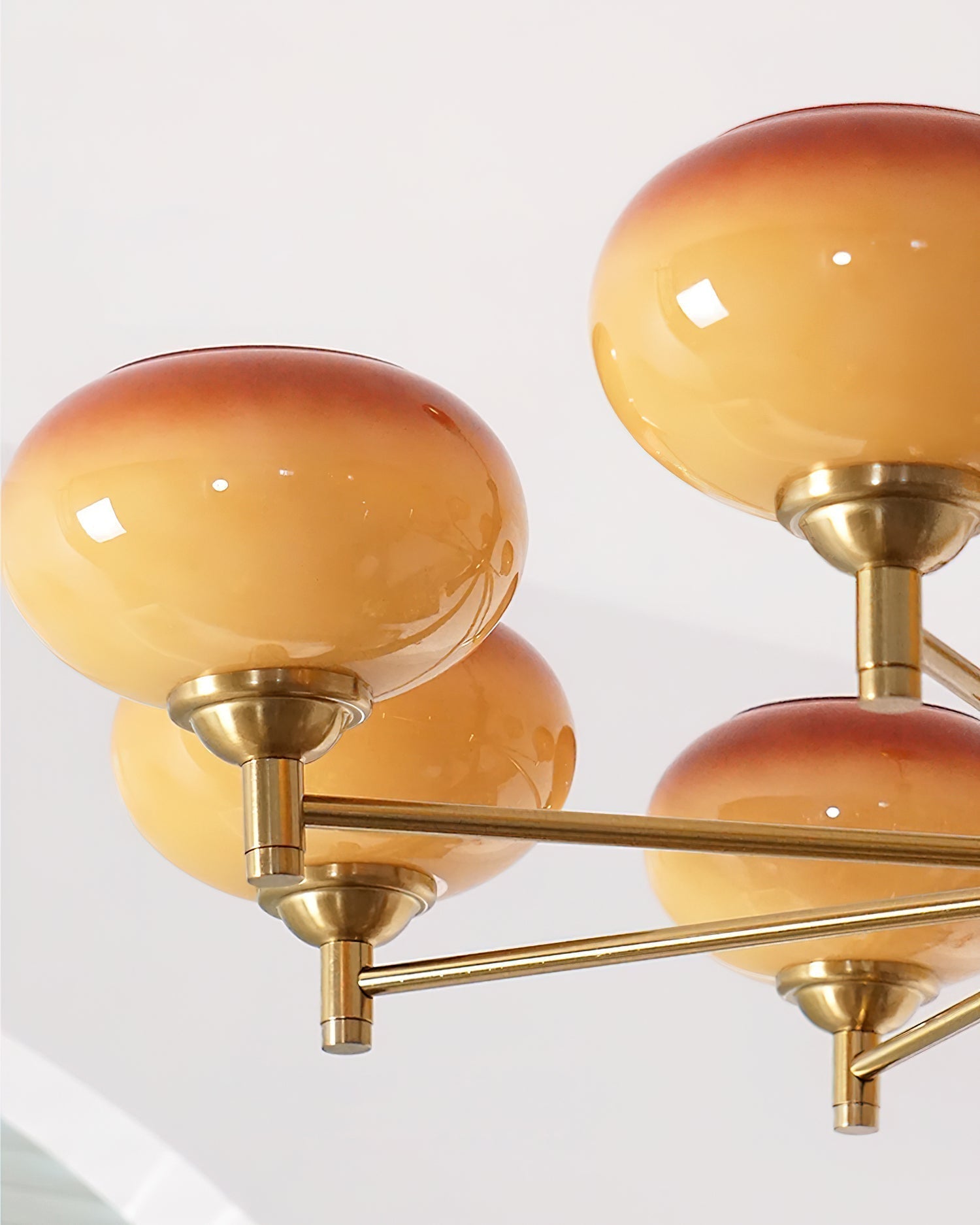 Logan Vintage Kronleuchter aus Glas und Holz-Letslighting