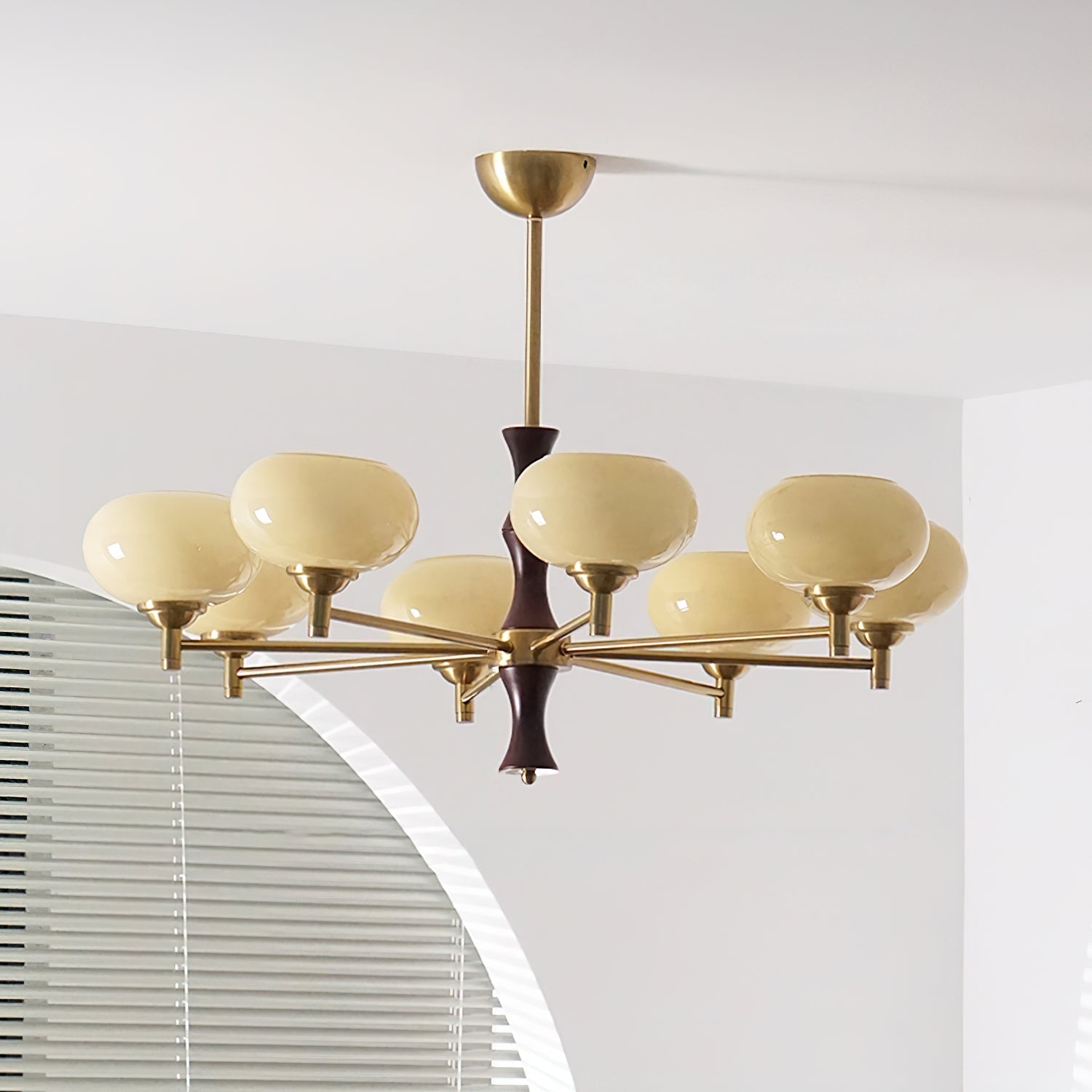 Logan Vintage Kronleuchter aus Glas und Holz-Letslighting