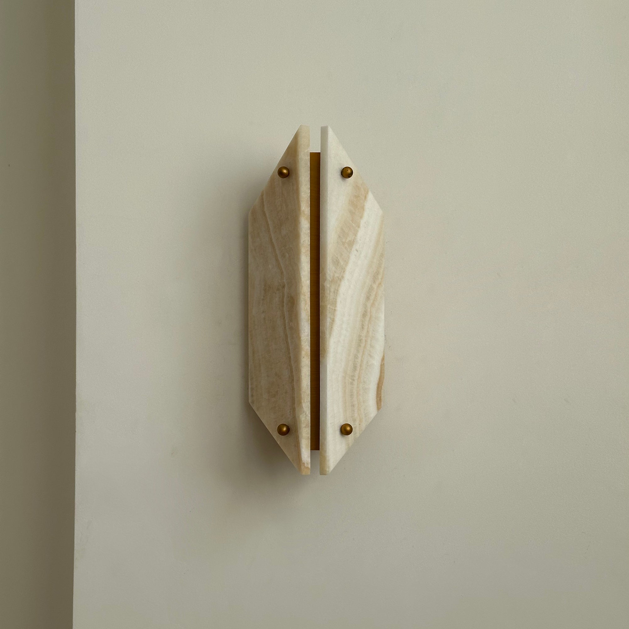 Elaeira Stein Alabaster Wandleuchte-Letslighting