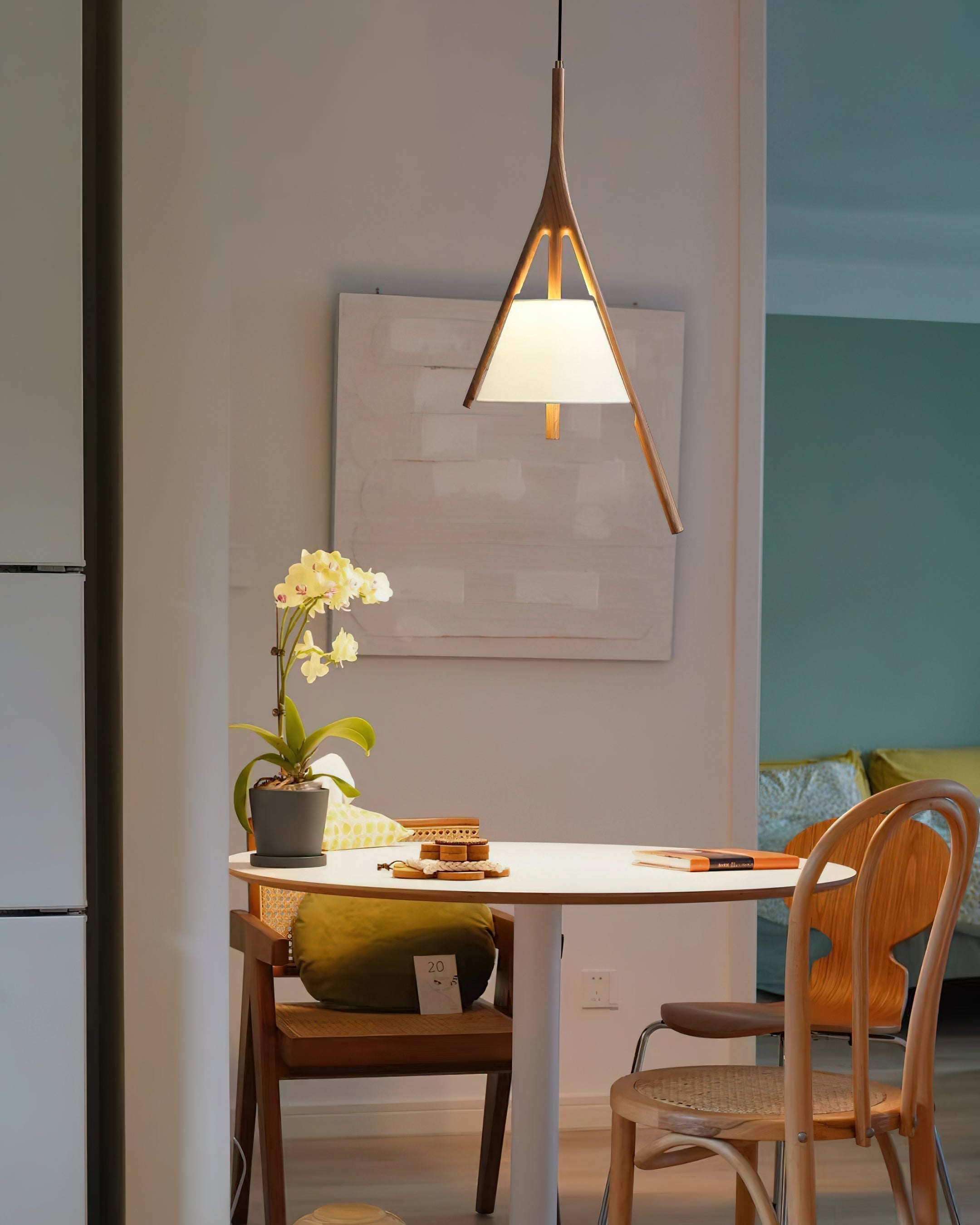 Zovenarae Dreieckige Pendelleuchte aus Holz-Letslighting