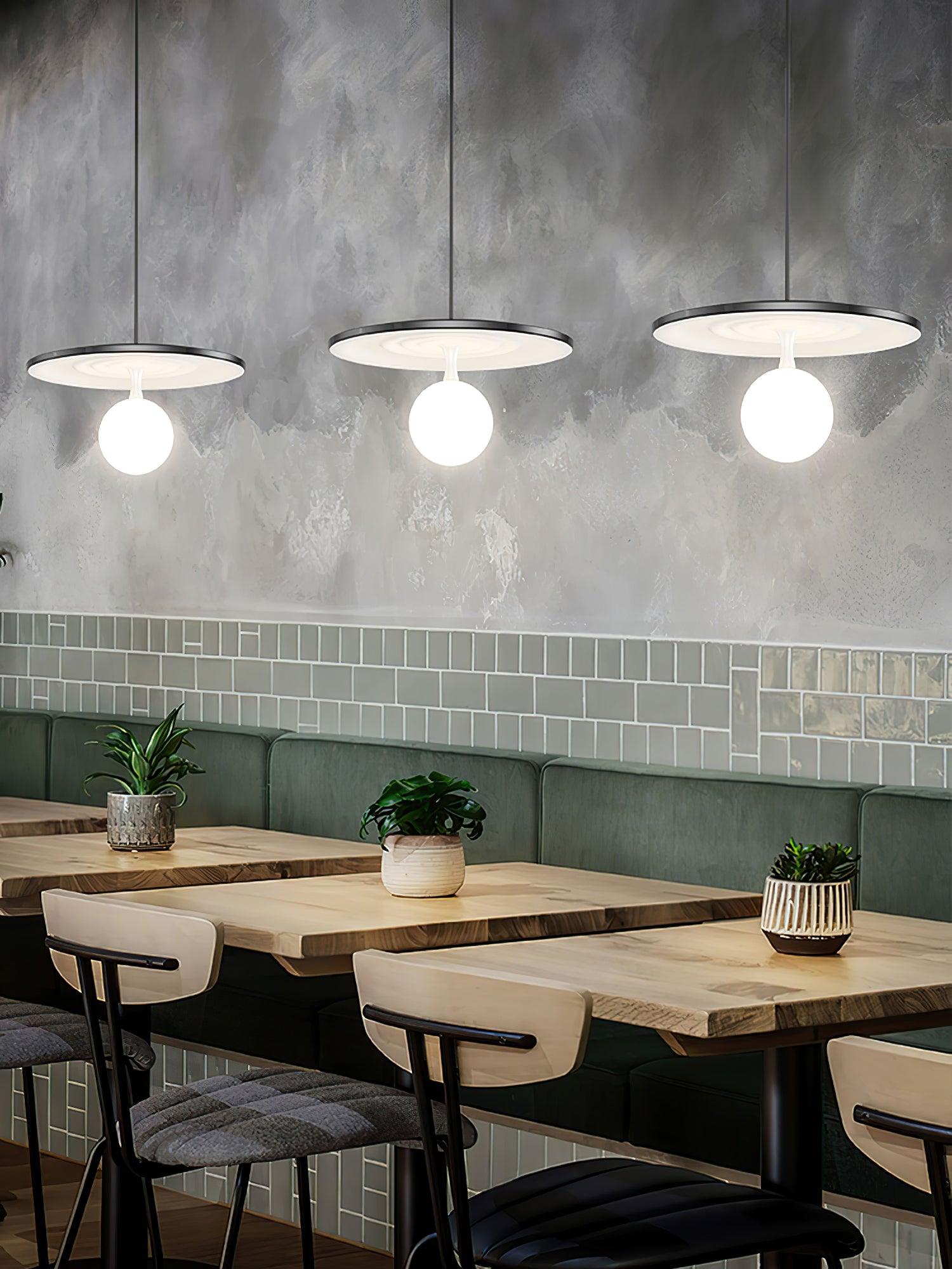 Leila Minimalistische Pendelleuchte aus Metall-Letslighting