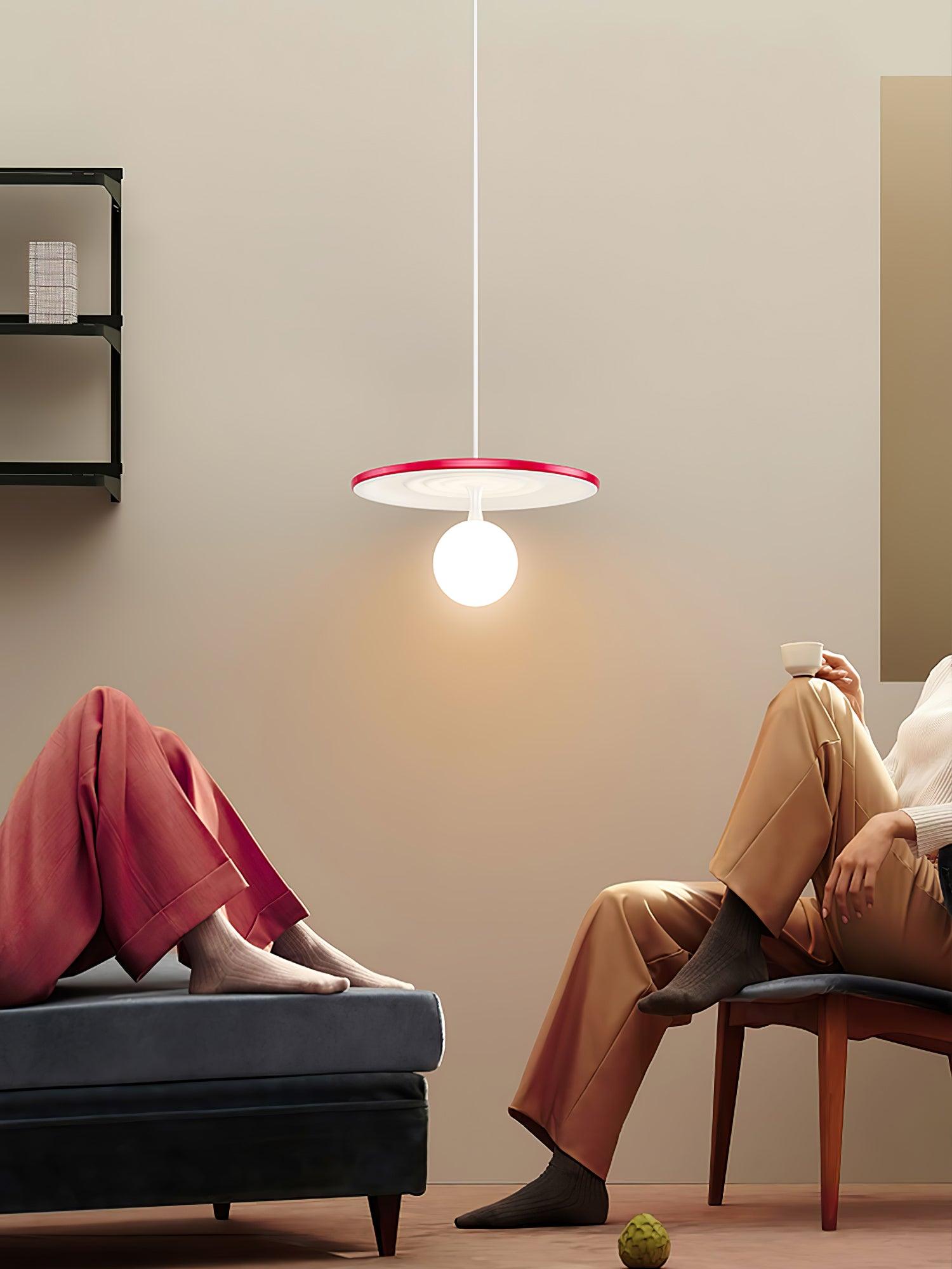 Leila Minimalistische Pendelleuchte aus Metall-Letslighting